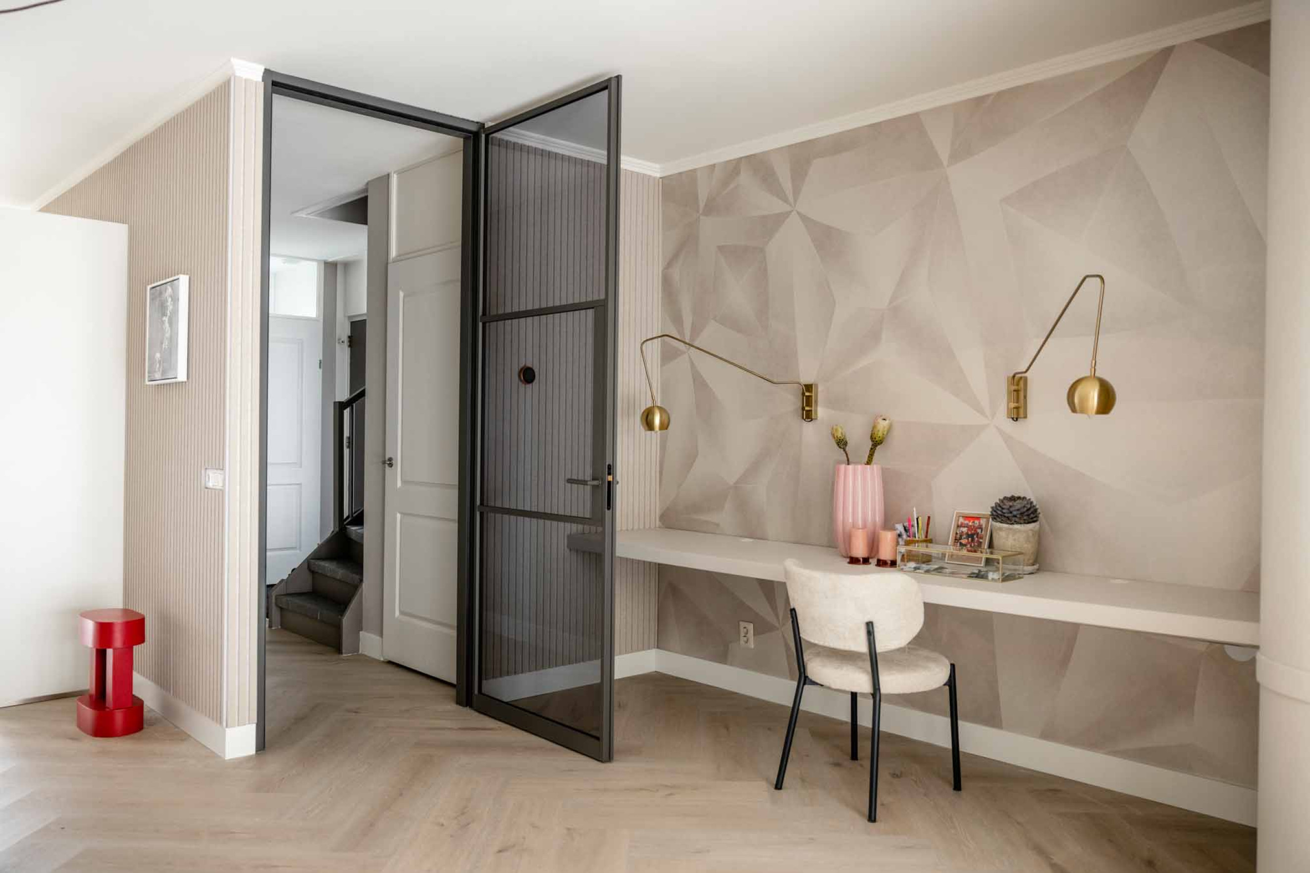vtwonen stalen deur gewoon gers rookglas interieur inrichten