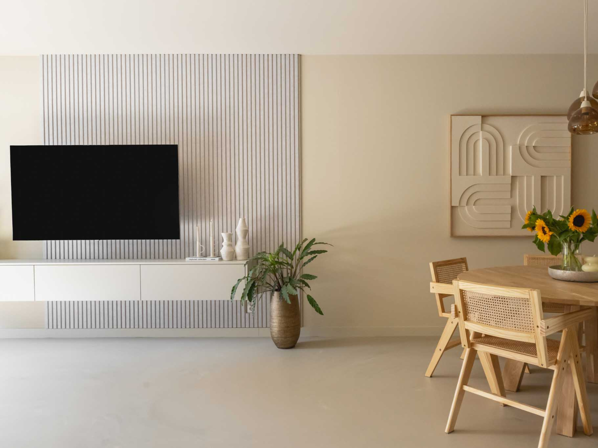 Vilten wandpanelen akupanel akoestisch paneel beige lattenwand GewoonGers