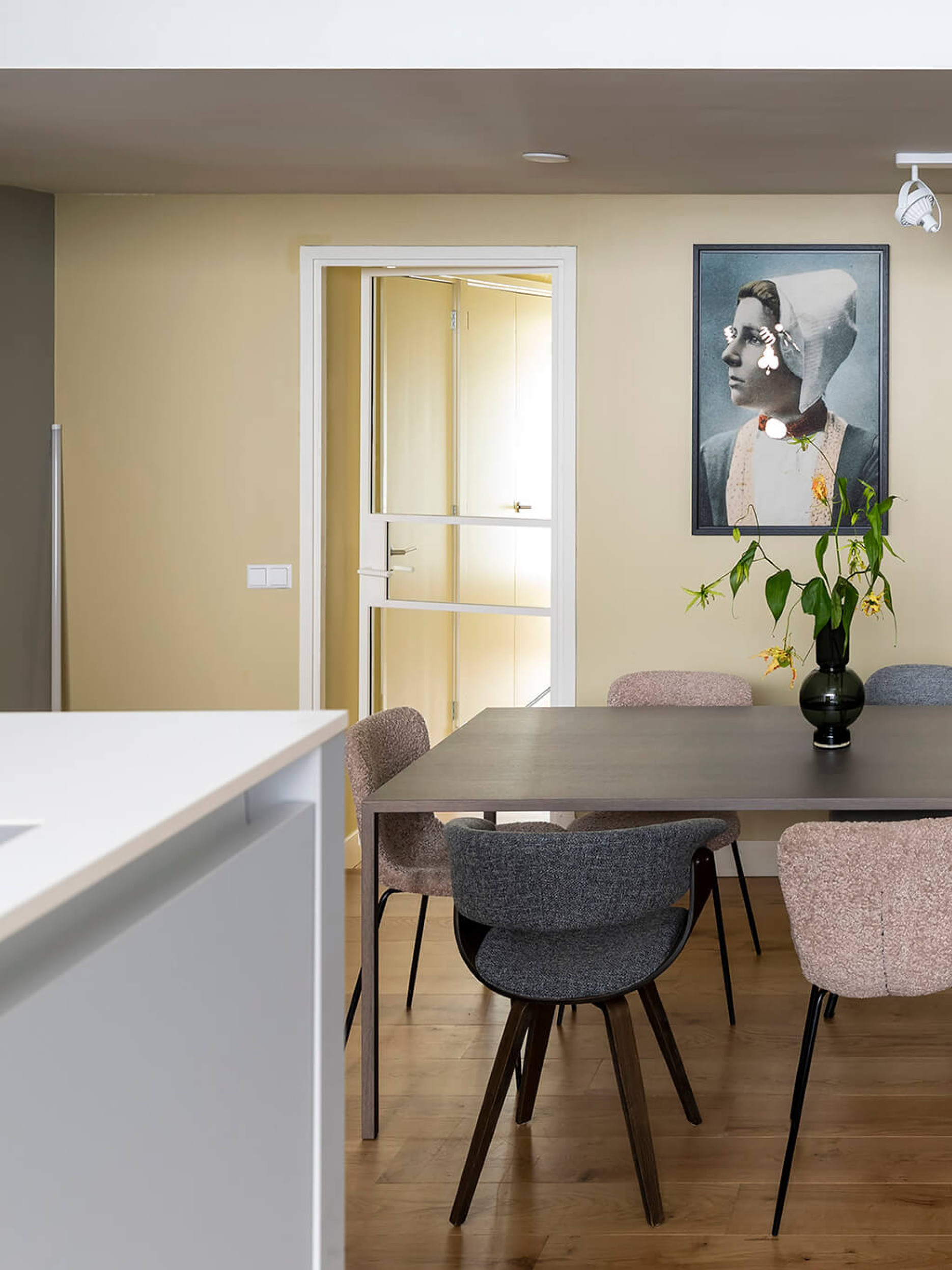 witte stalen deur met glas vtwonen