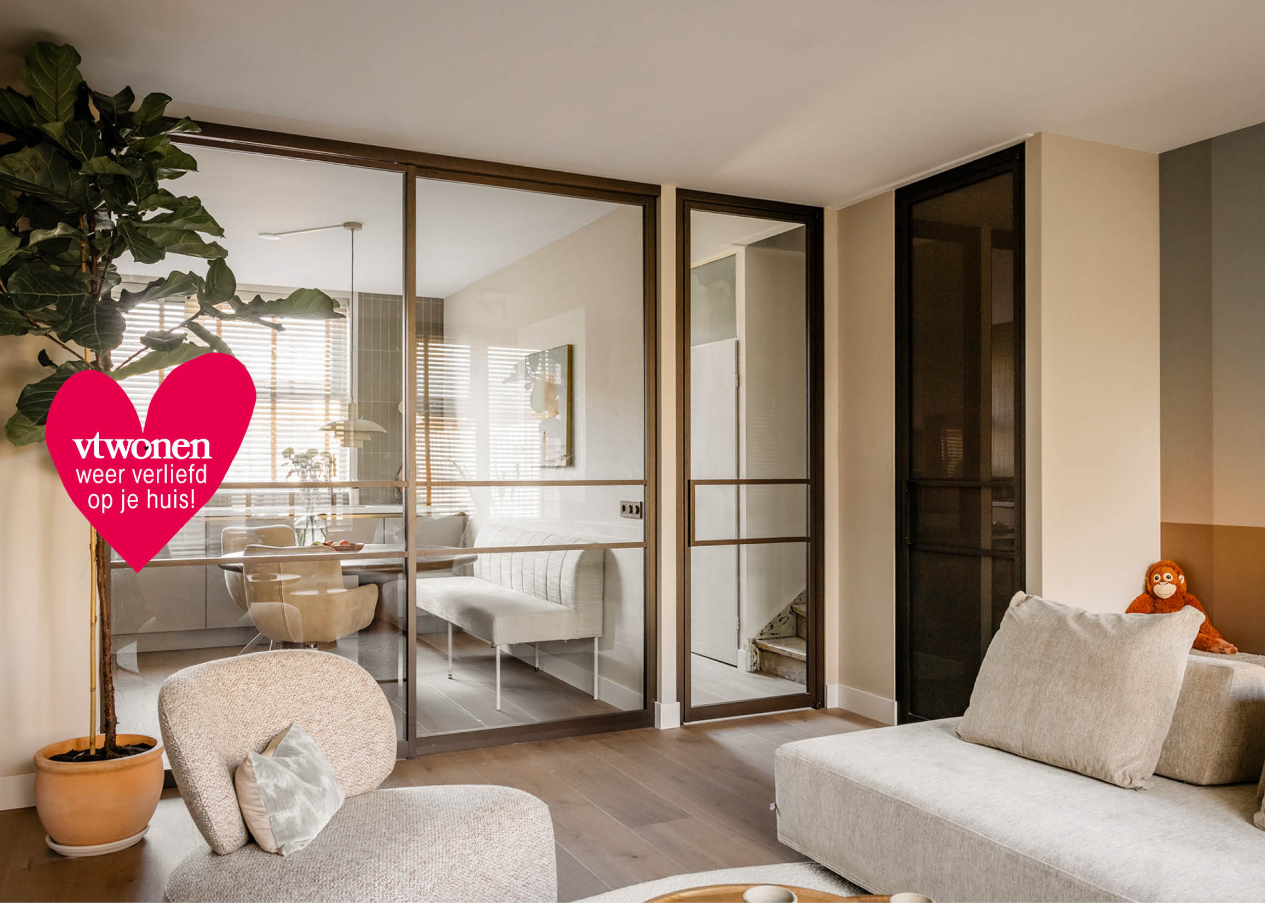 Bronzen roomdivider en scharnierdeur in het brons van GewoonGers