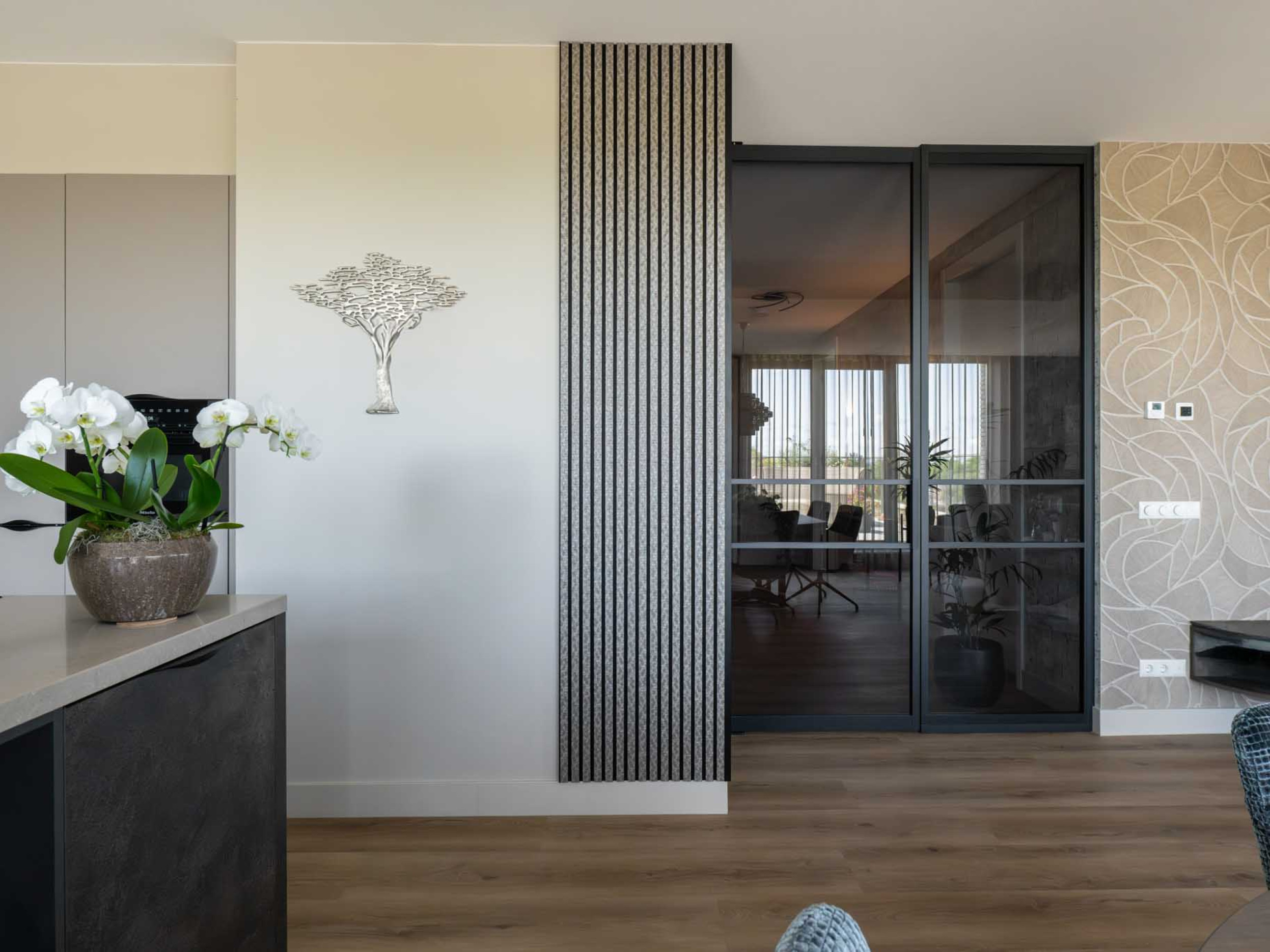 zwarte taatsdeur met rookglas staatsdeuren van Gewoon Gers