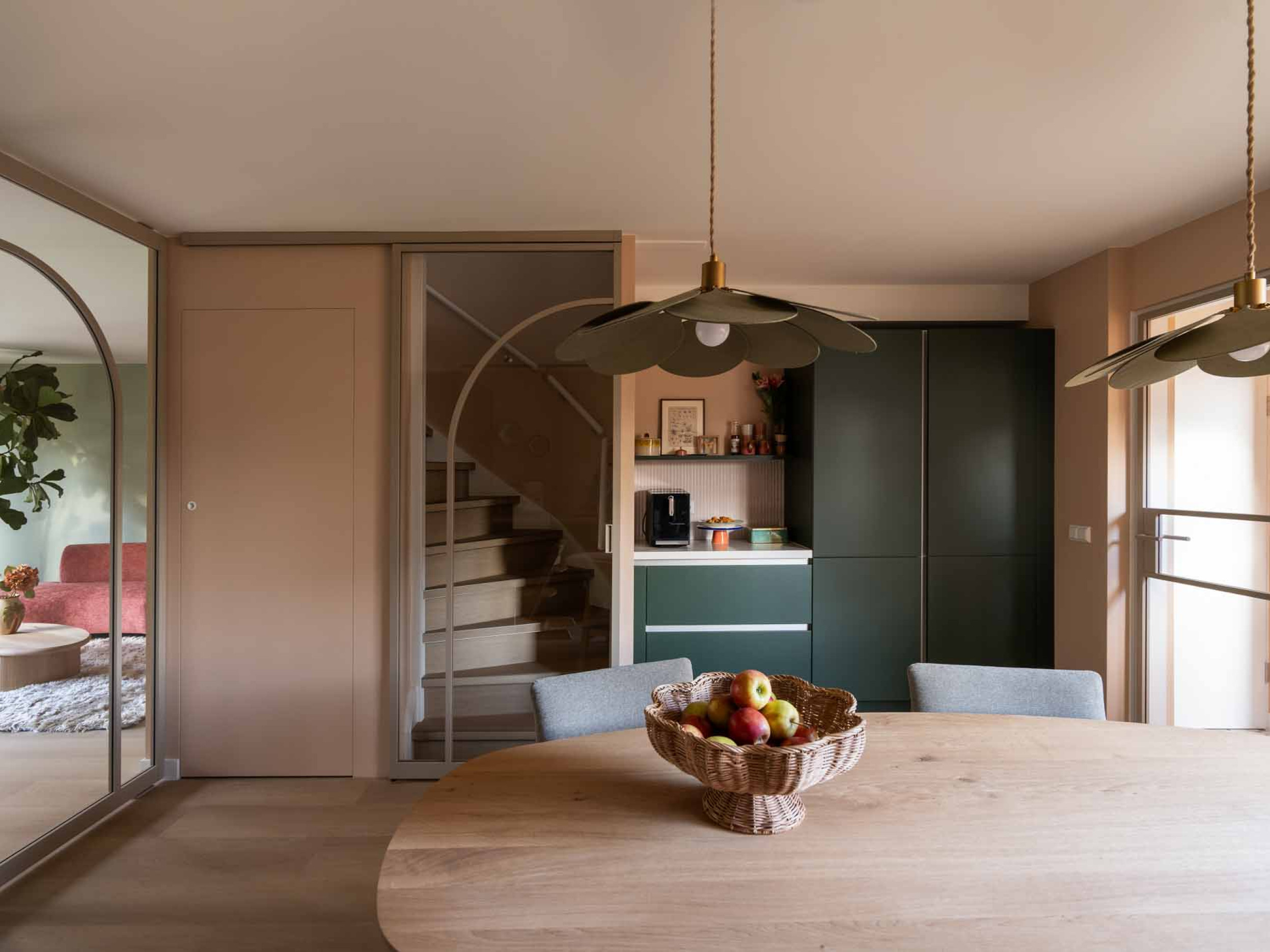 Interieur met beige stalen deuren GewoonGers Kopen Zonder Kijken