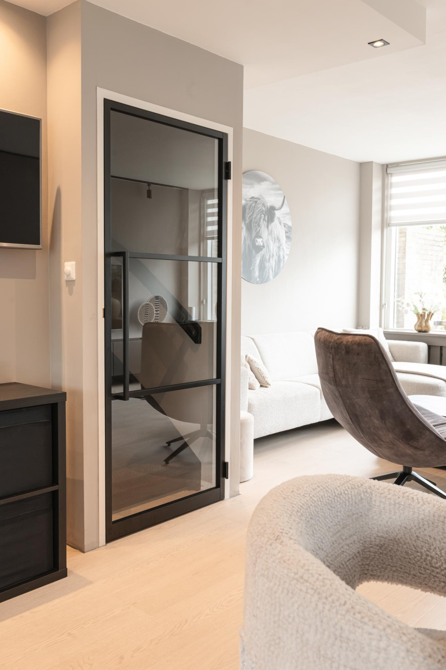 Stompe deur met glas voor houten kozijn op maat van Gewoon Gers