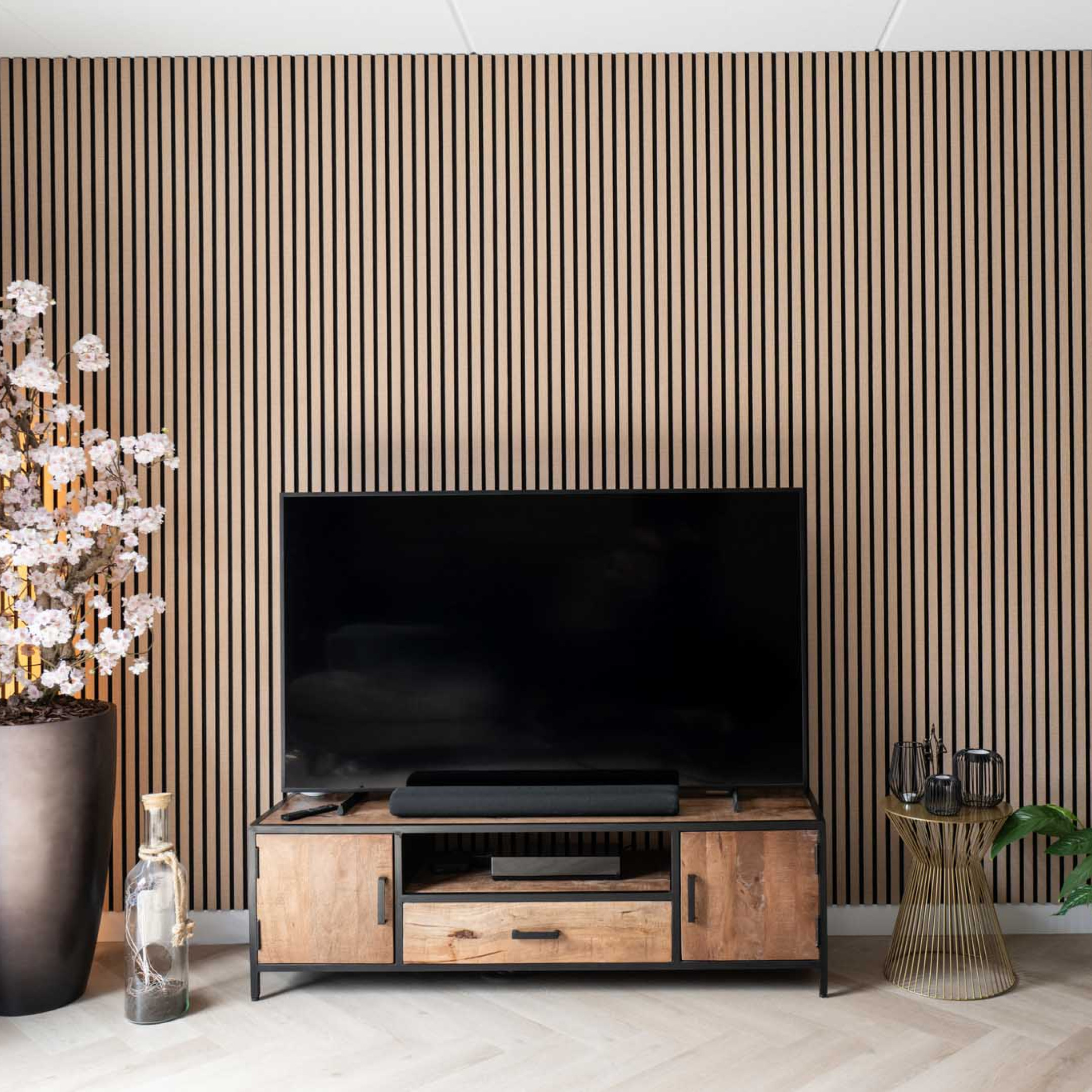 akupanel akoestische wandpanelen GewoonGers lattenwand zalmroze