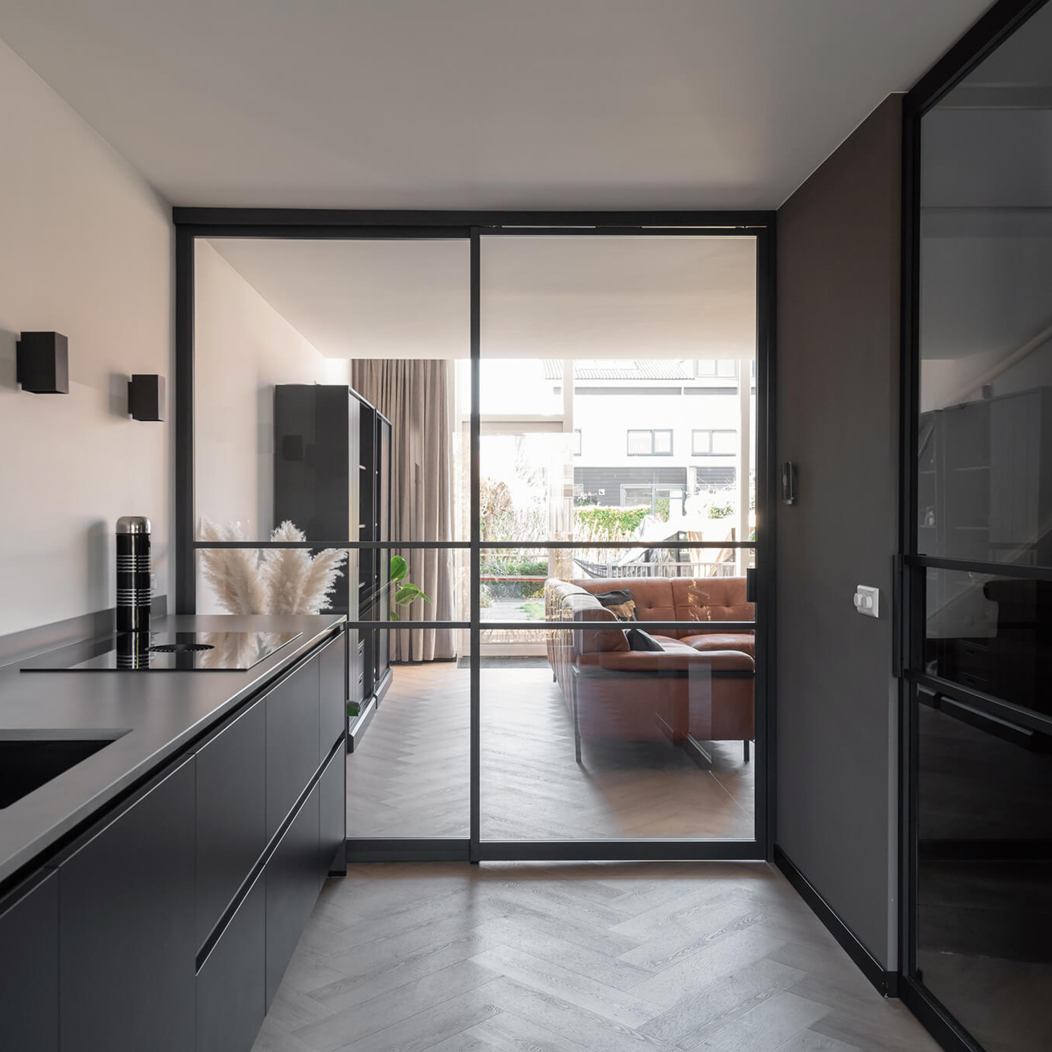 zwarte binnendeuren met glas gewoongers