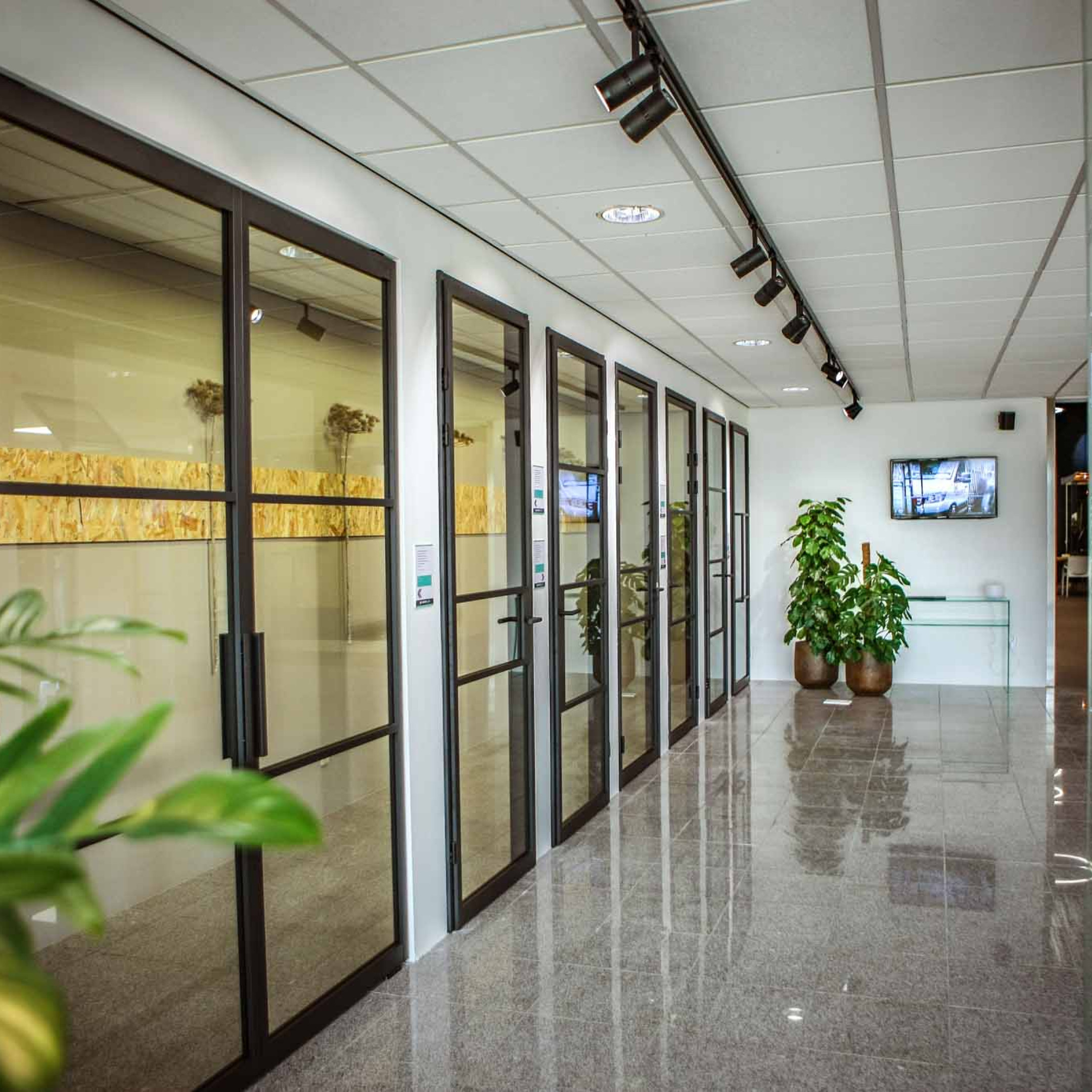 stalen deuren showroom GewoonGers Limburg