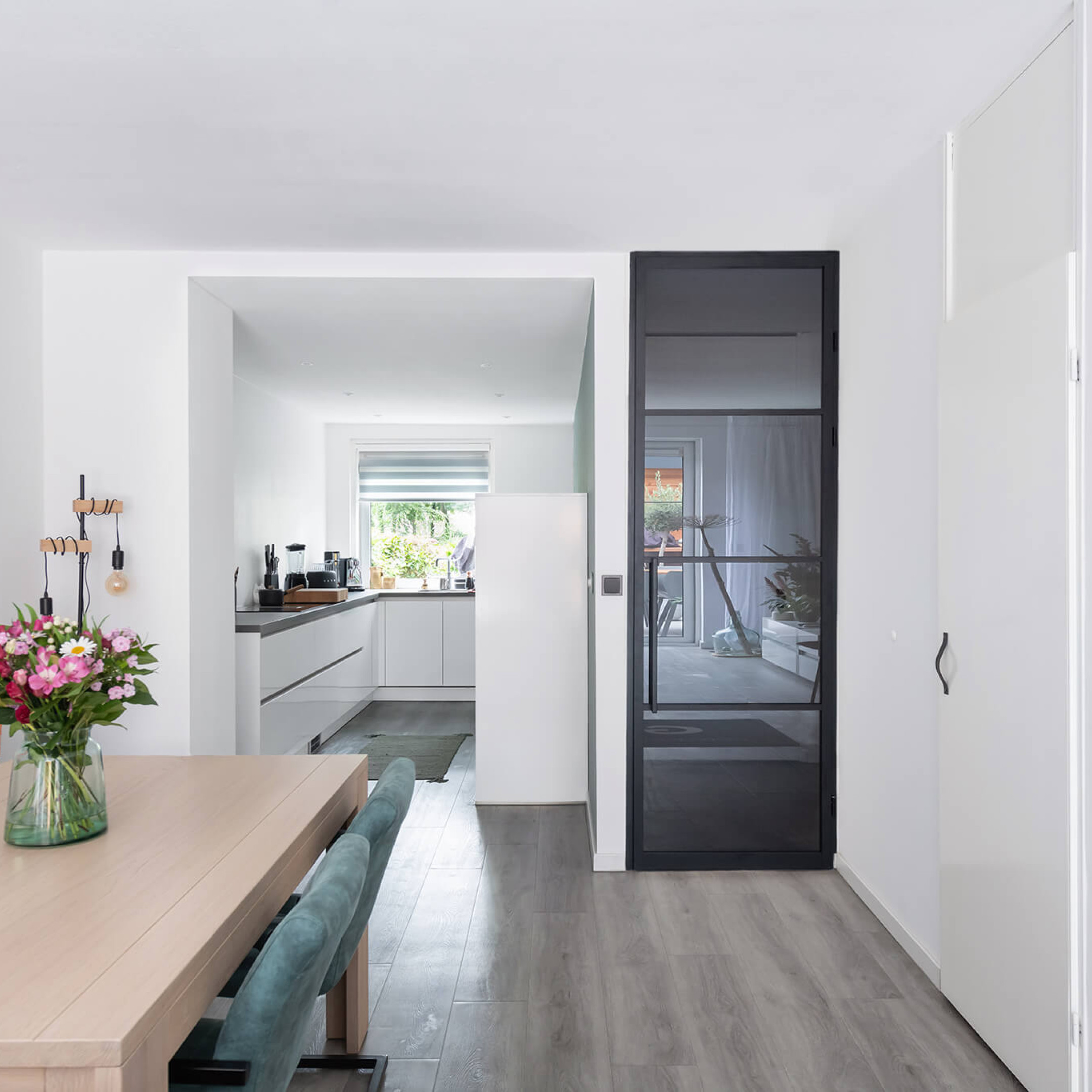 zwarte deur rookglas gewoongers