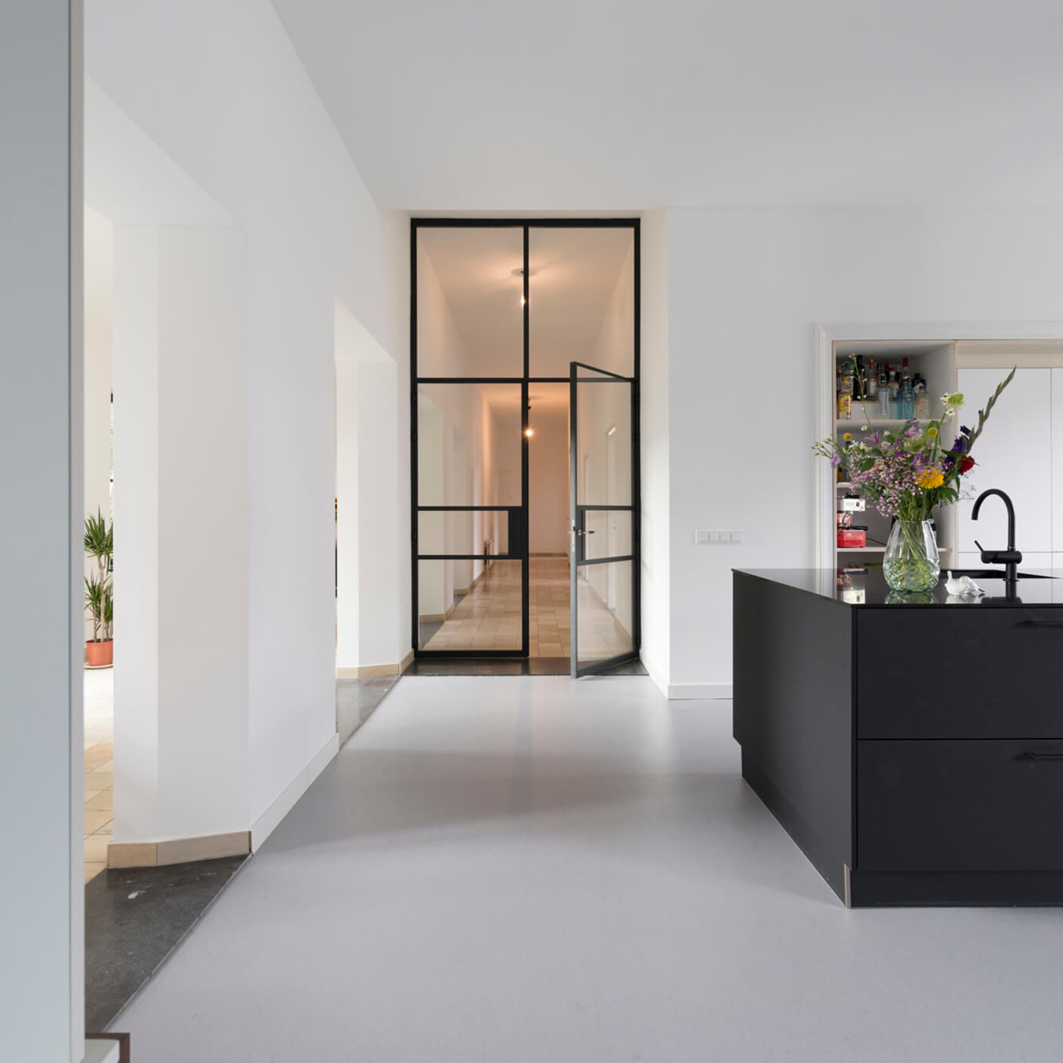 stalen deur hoog plafond GewoonGers