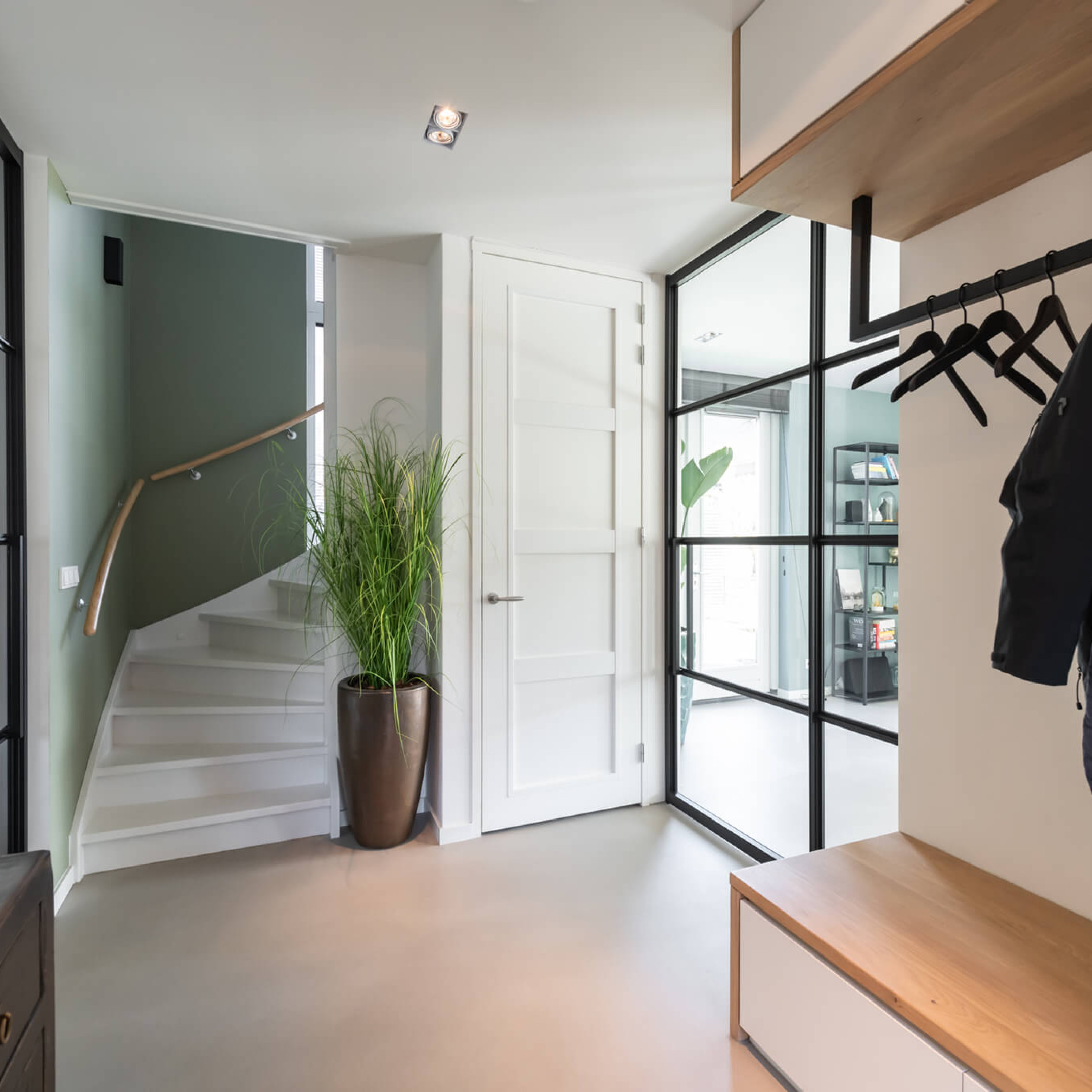 Zwarte taatsdeur met glas GewoonGers