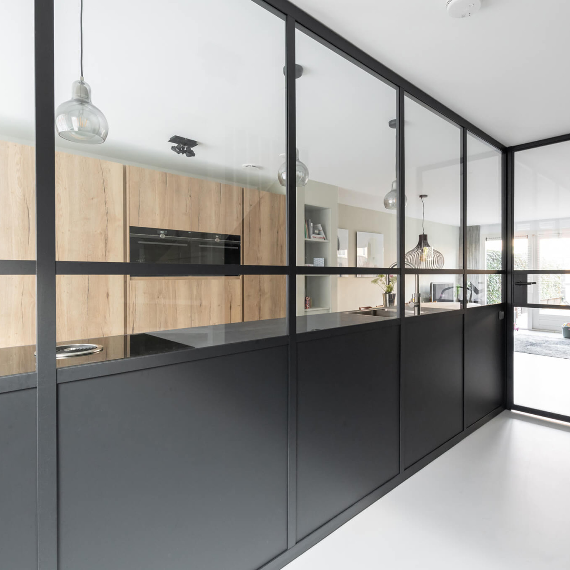 aluminium wand met glas keuken GewoonGers