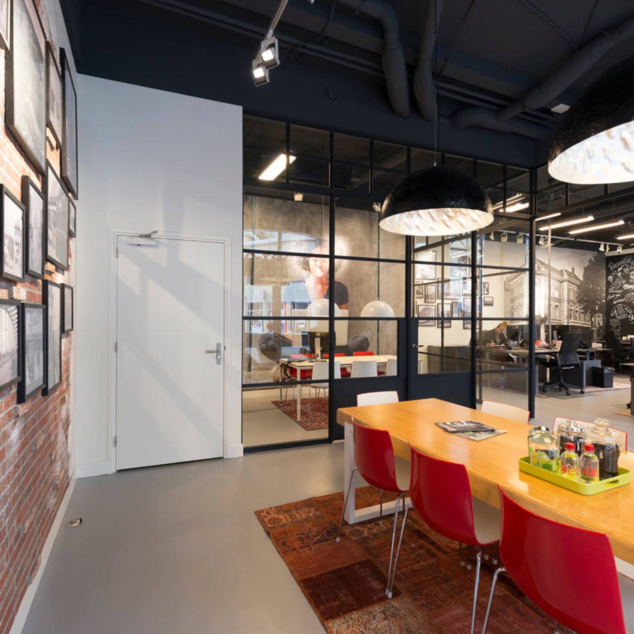 kantoor inrichten staaldeur GewoonGers