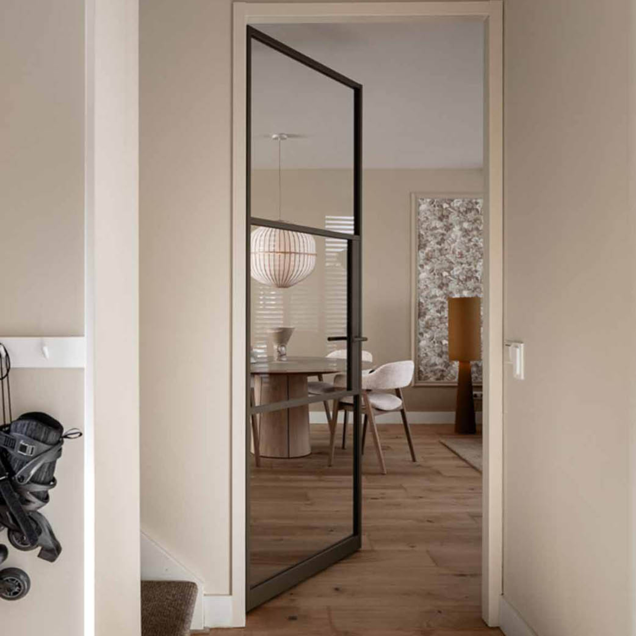 vtwonen bronzen deur met glas van GewoonGers