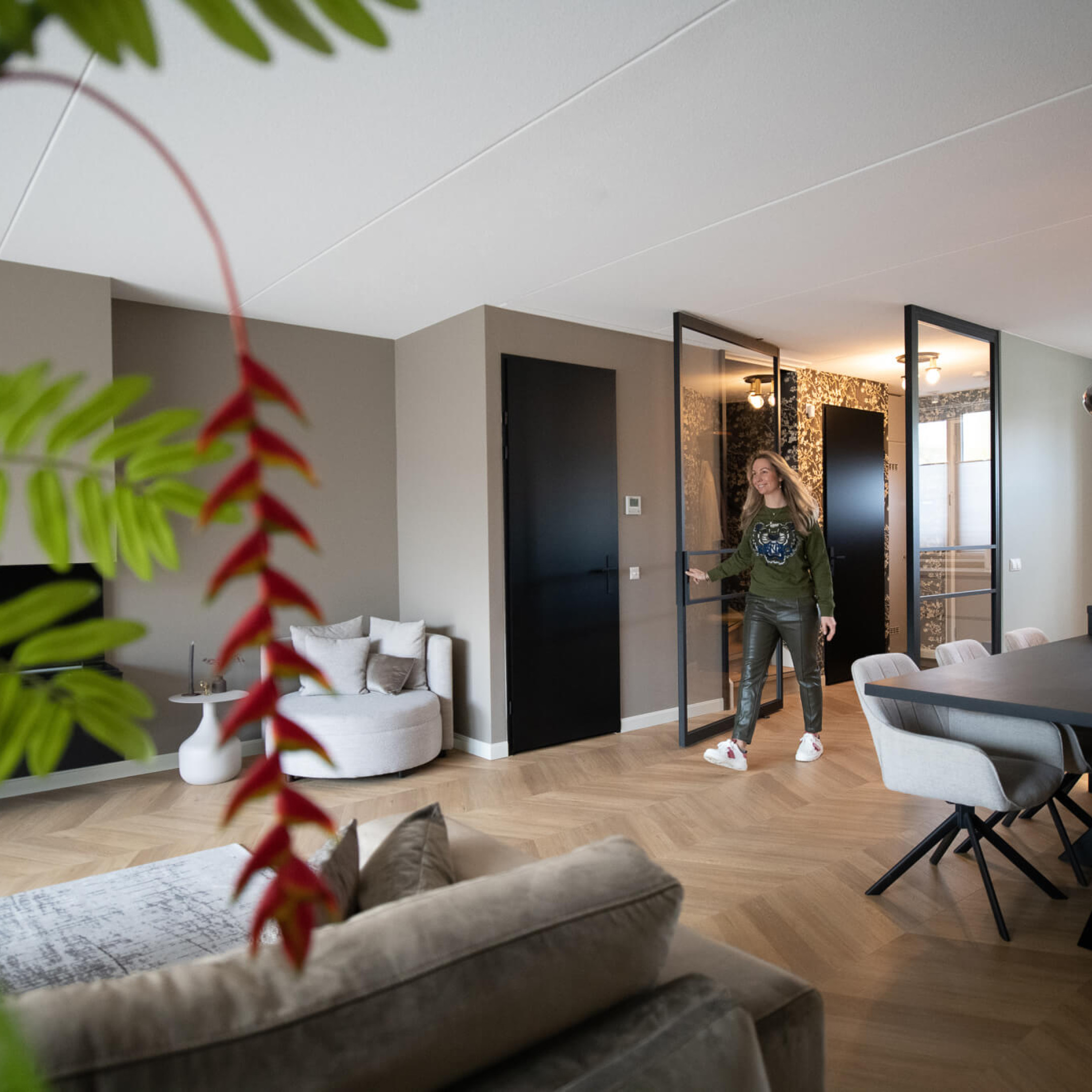 glaswand zwarte taatsdeur GewoonGers