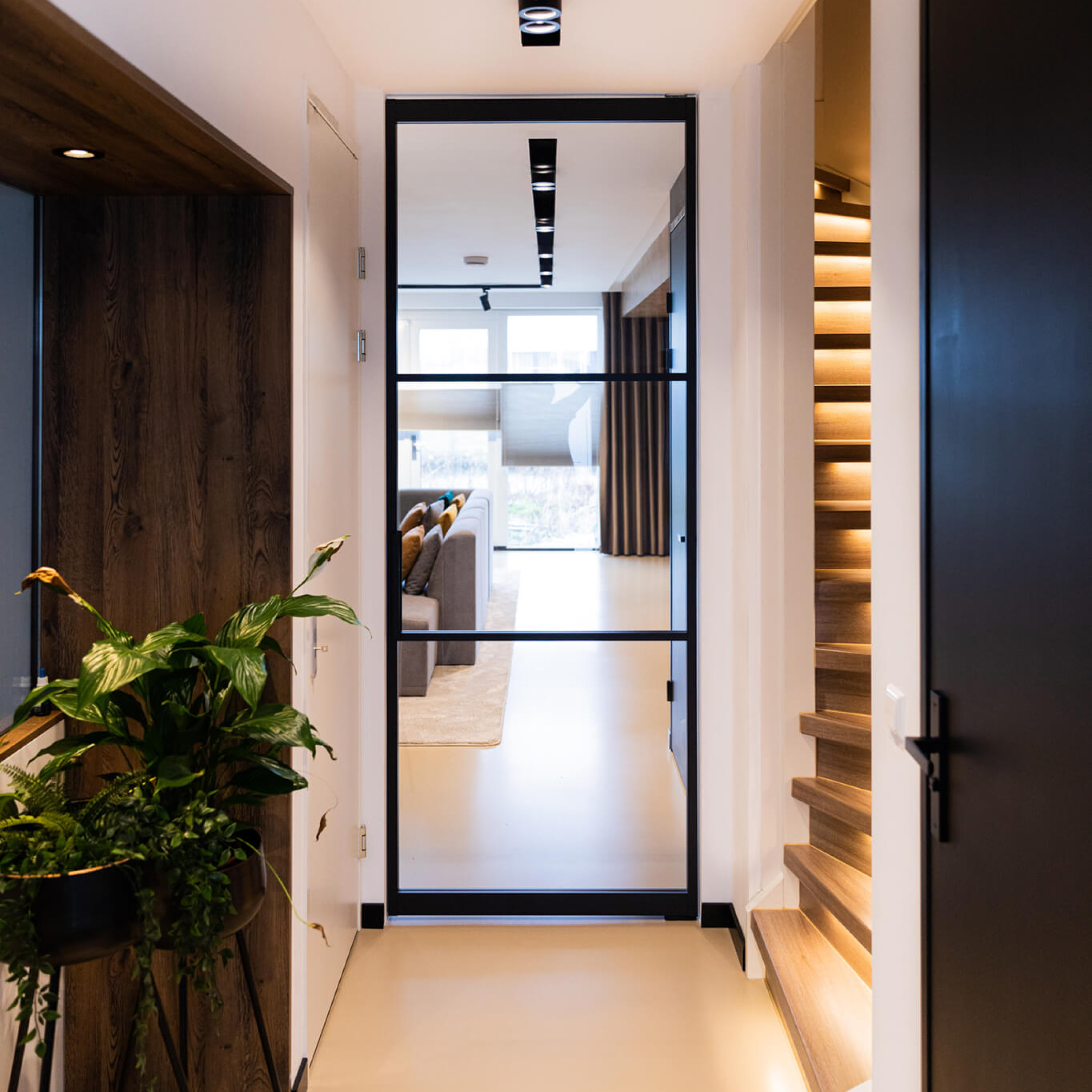 interieur inspiratie zwarte taatsdeur met glas gewoon gers