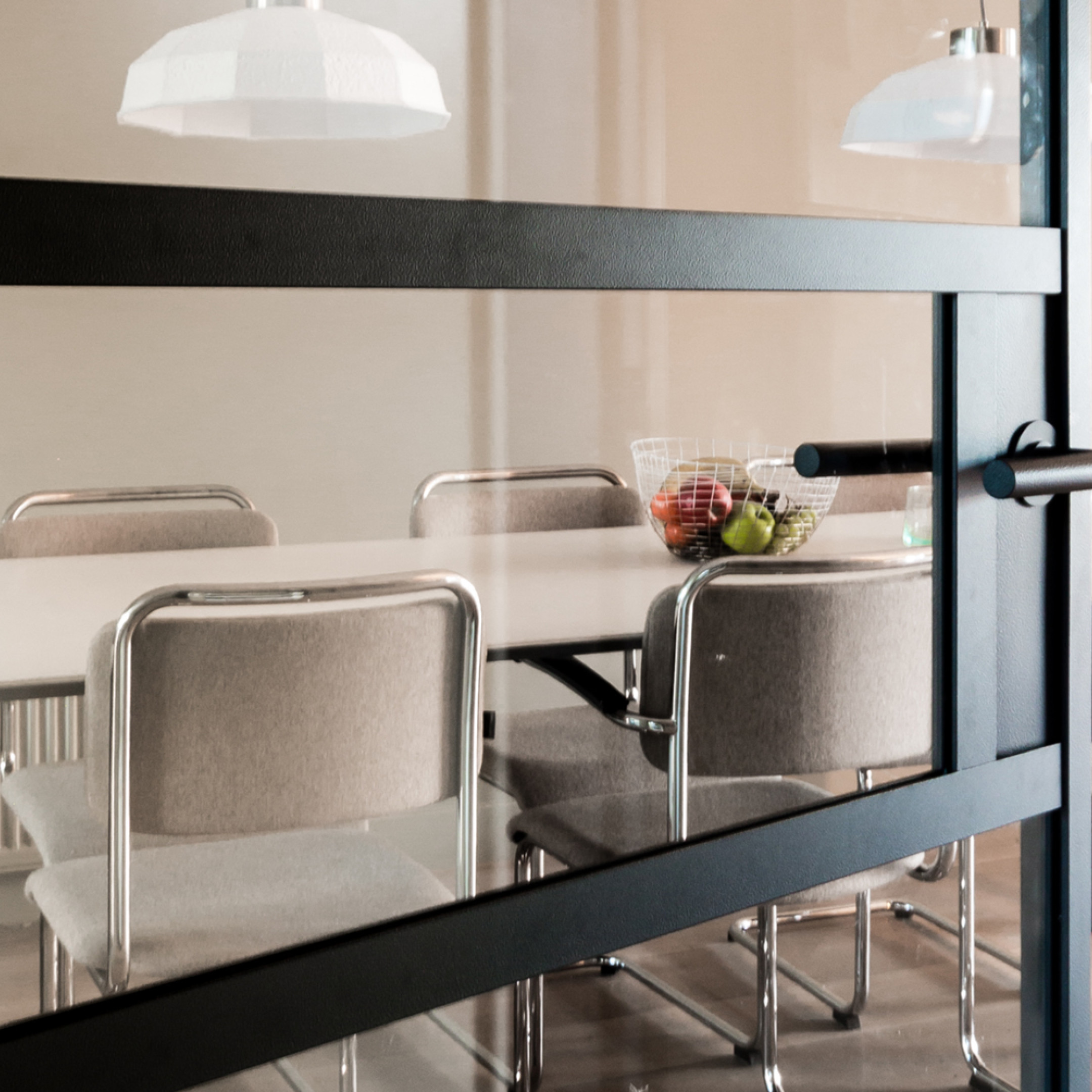 binnenkijken vtwonen interieur stalen deur GewoonGers