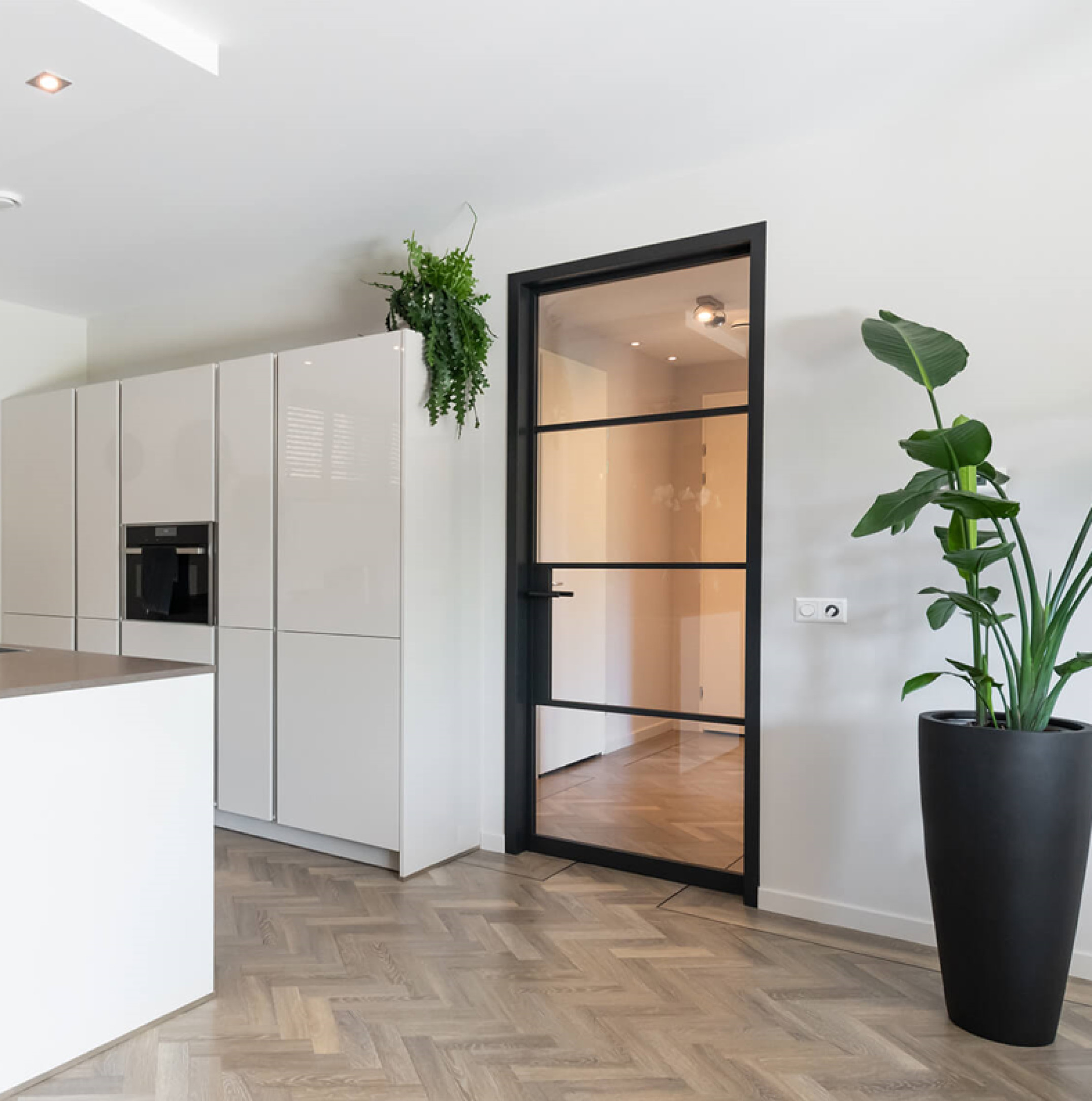 kozijn schilderen zwarte stalen deur met glas gewoon gers