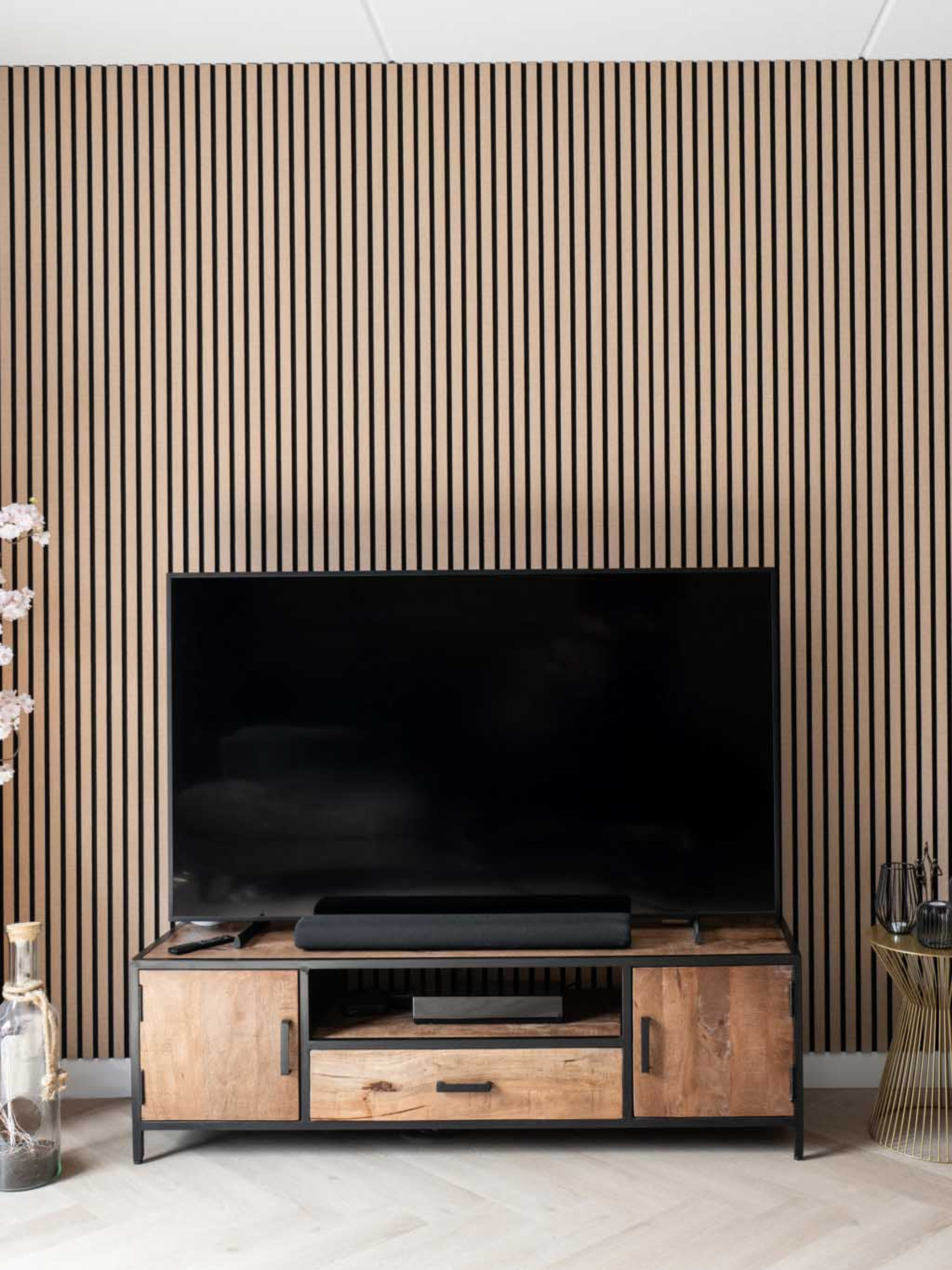 akupanel akoestische wandpanelen GewoonGers lattenwand zalmroze