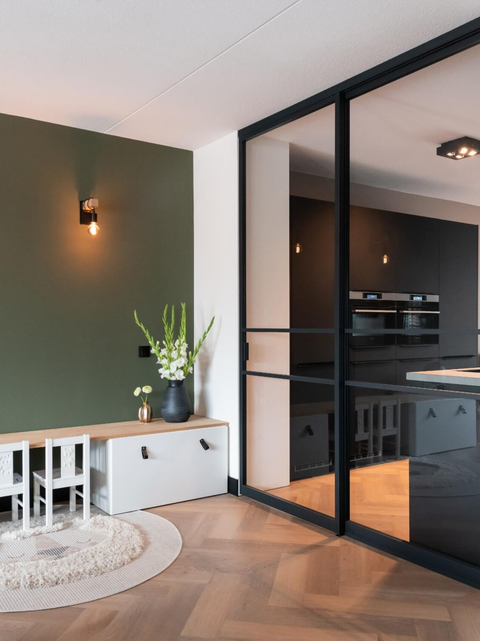 schuifwand matzwart keuken GewoonGers
