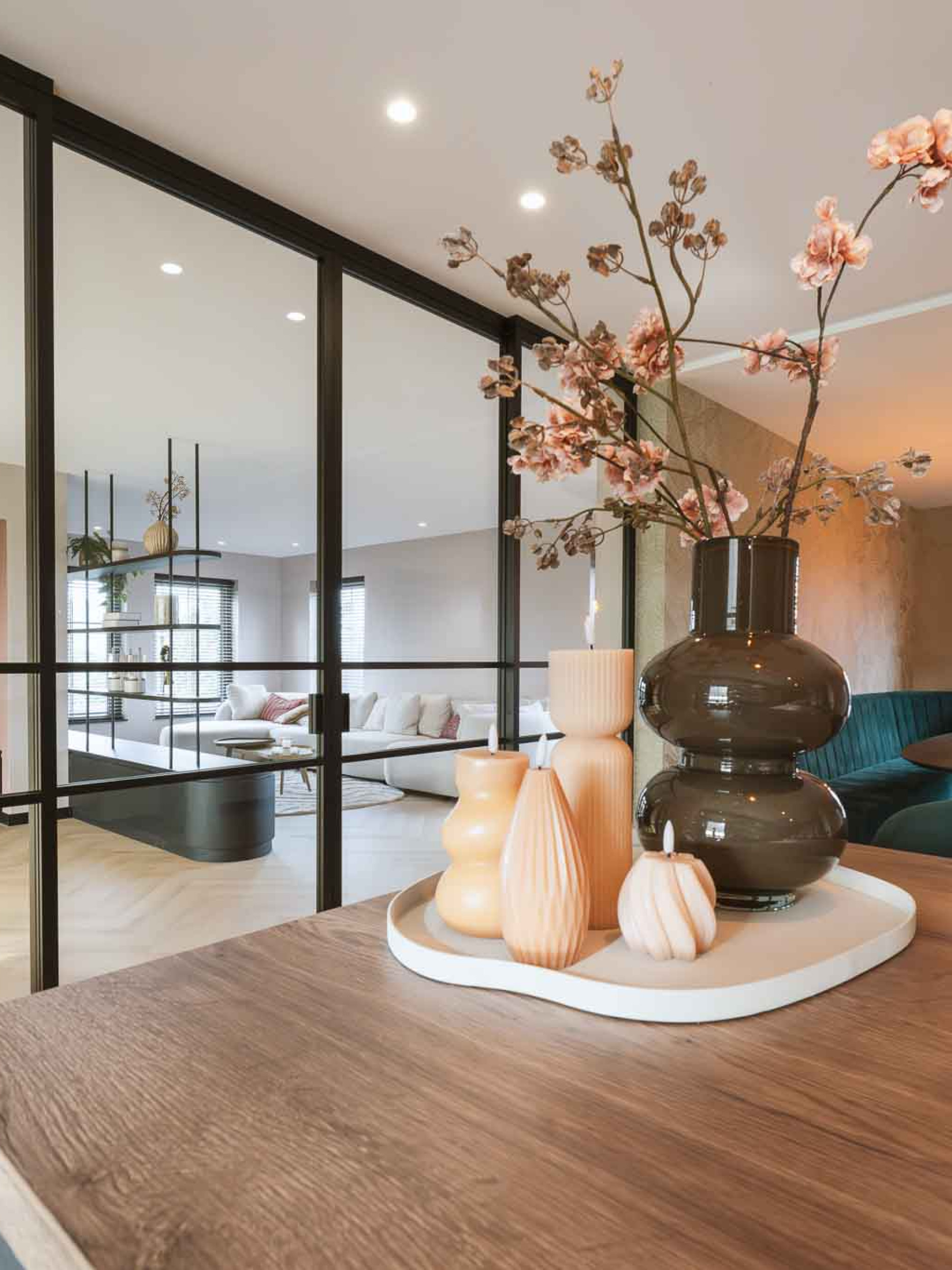 GewoonGers glazen wand met dubbele schuifdeur, zwarte schuifdeuren