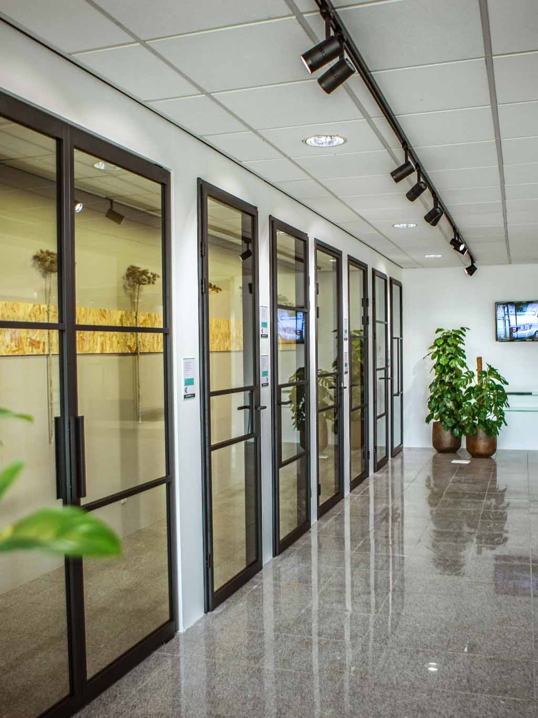 stalen deuren showroom GewoonGers Limburg