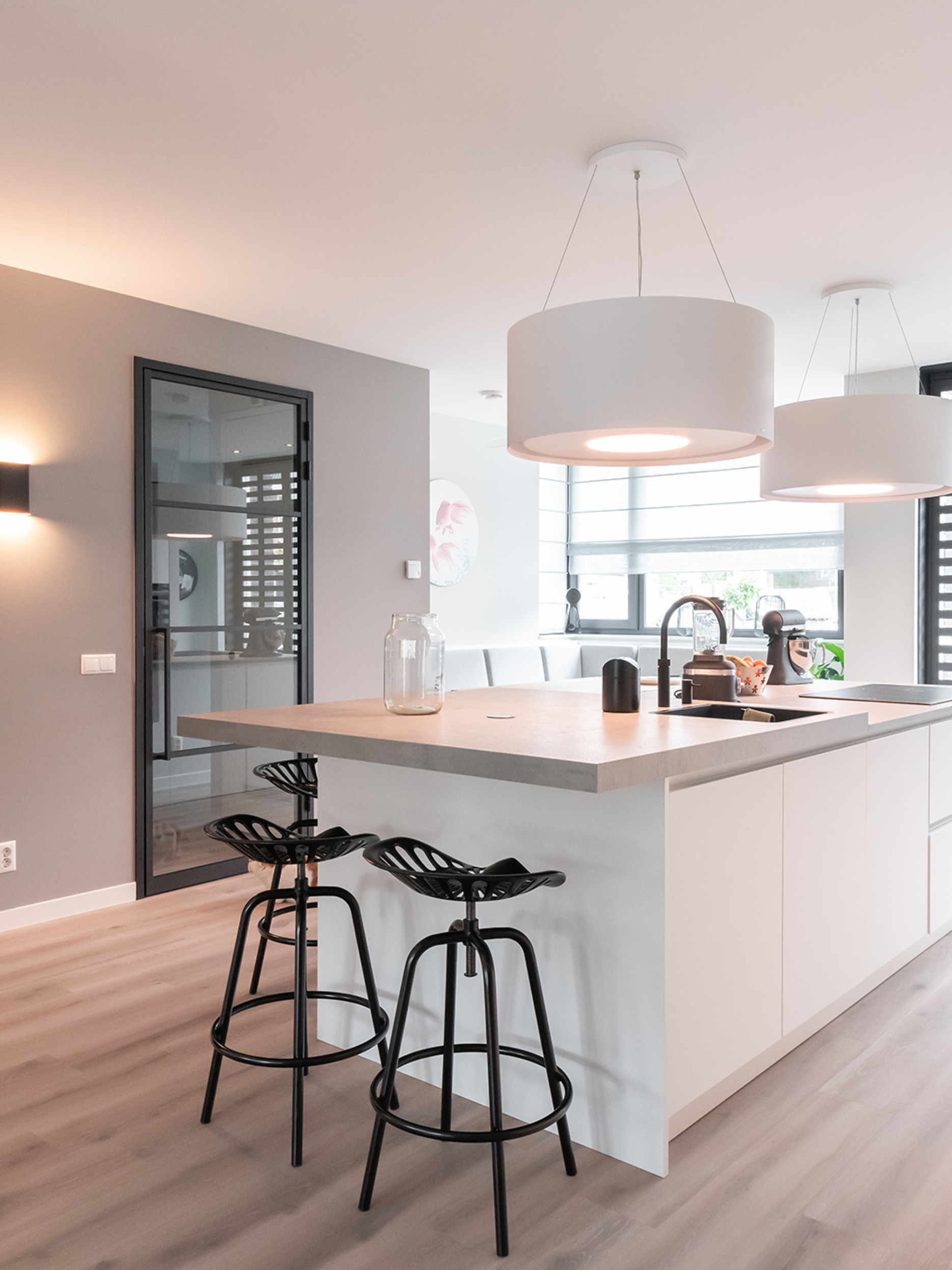 stalen deur in hout kozijn gewoongers