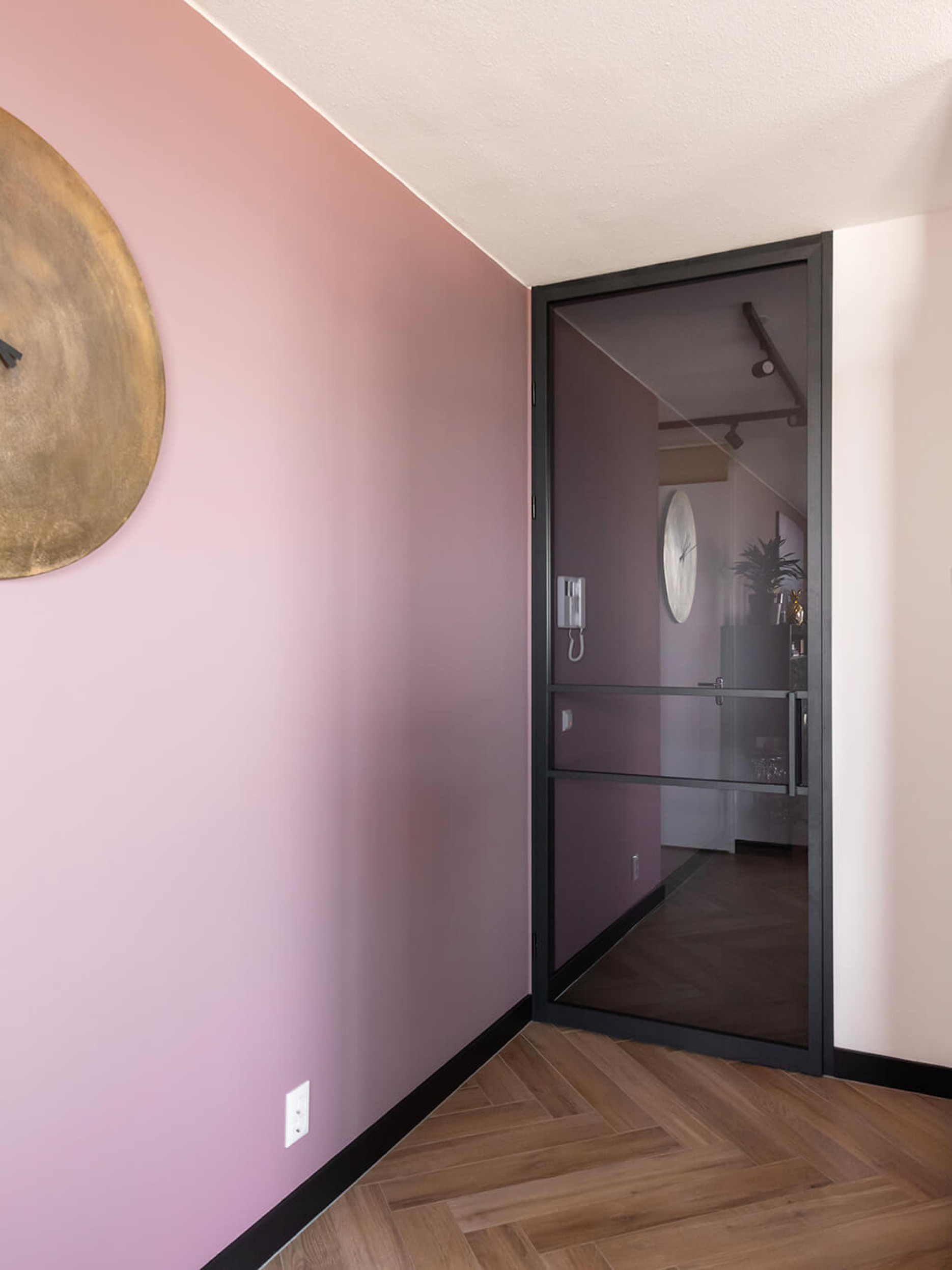 stalen deur tot plafond matglas GewoonGers