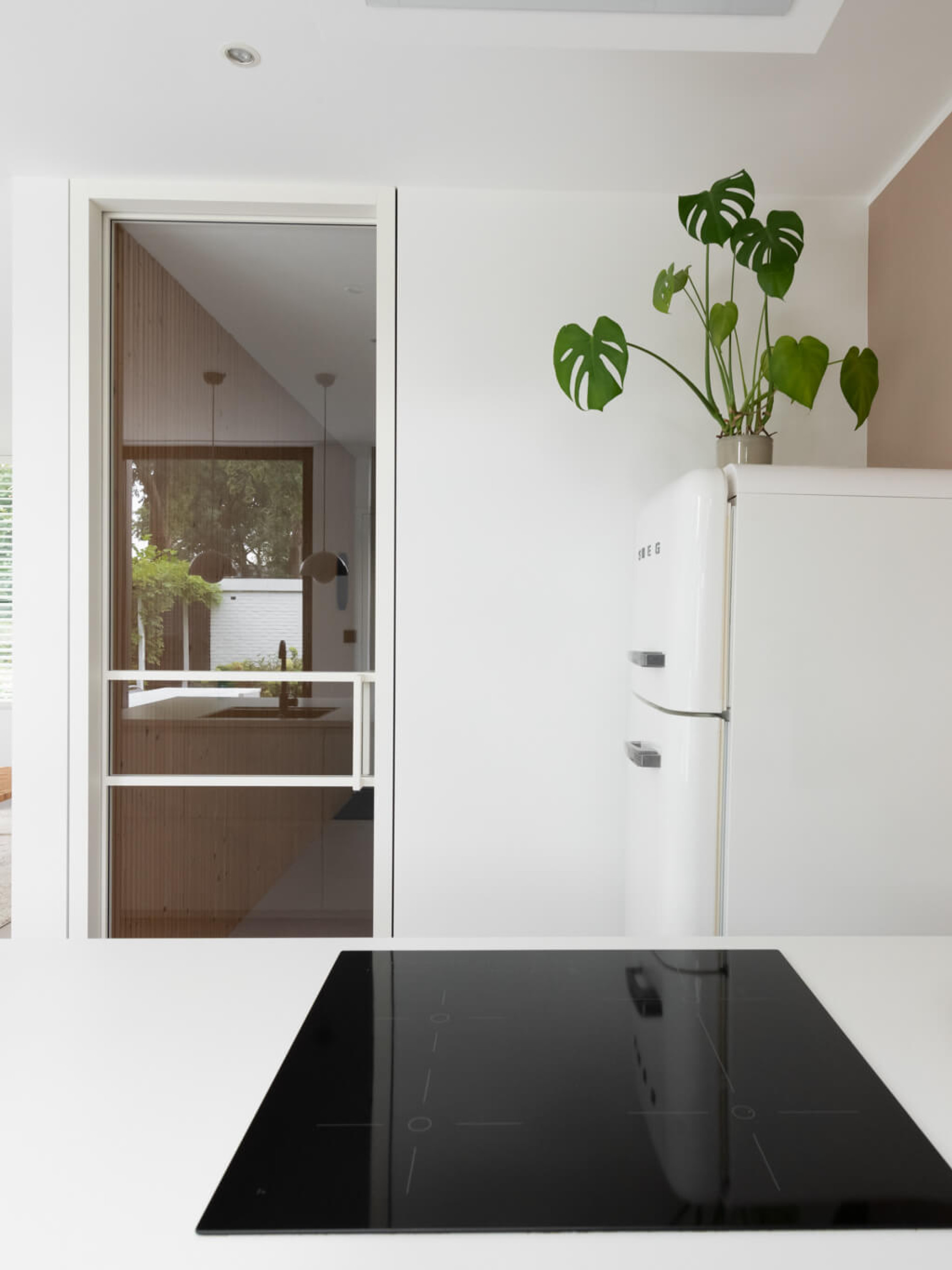 witte stalen deur Gewoon Gers