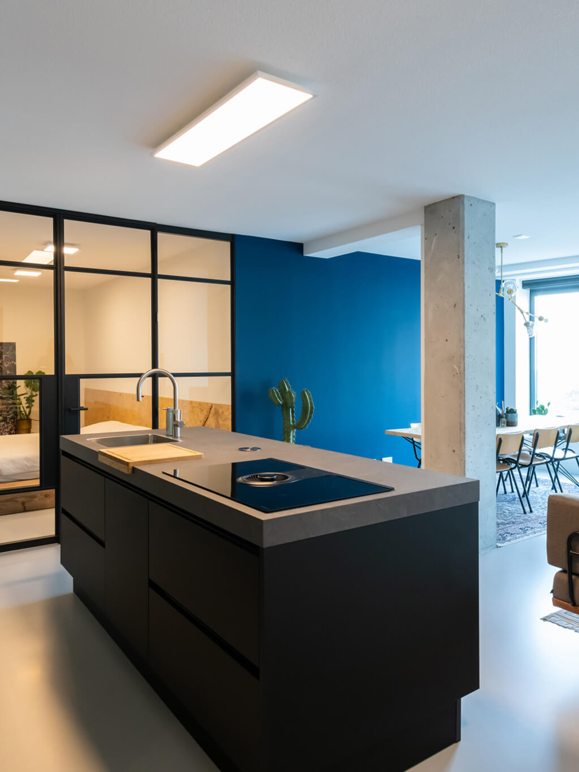 keuken glaswand stalen deuren GewoonGers