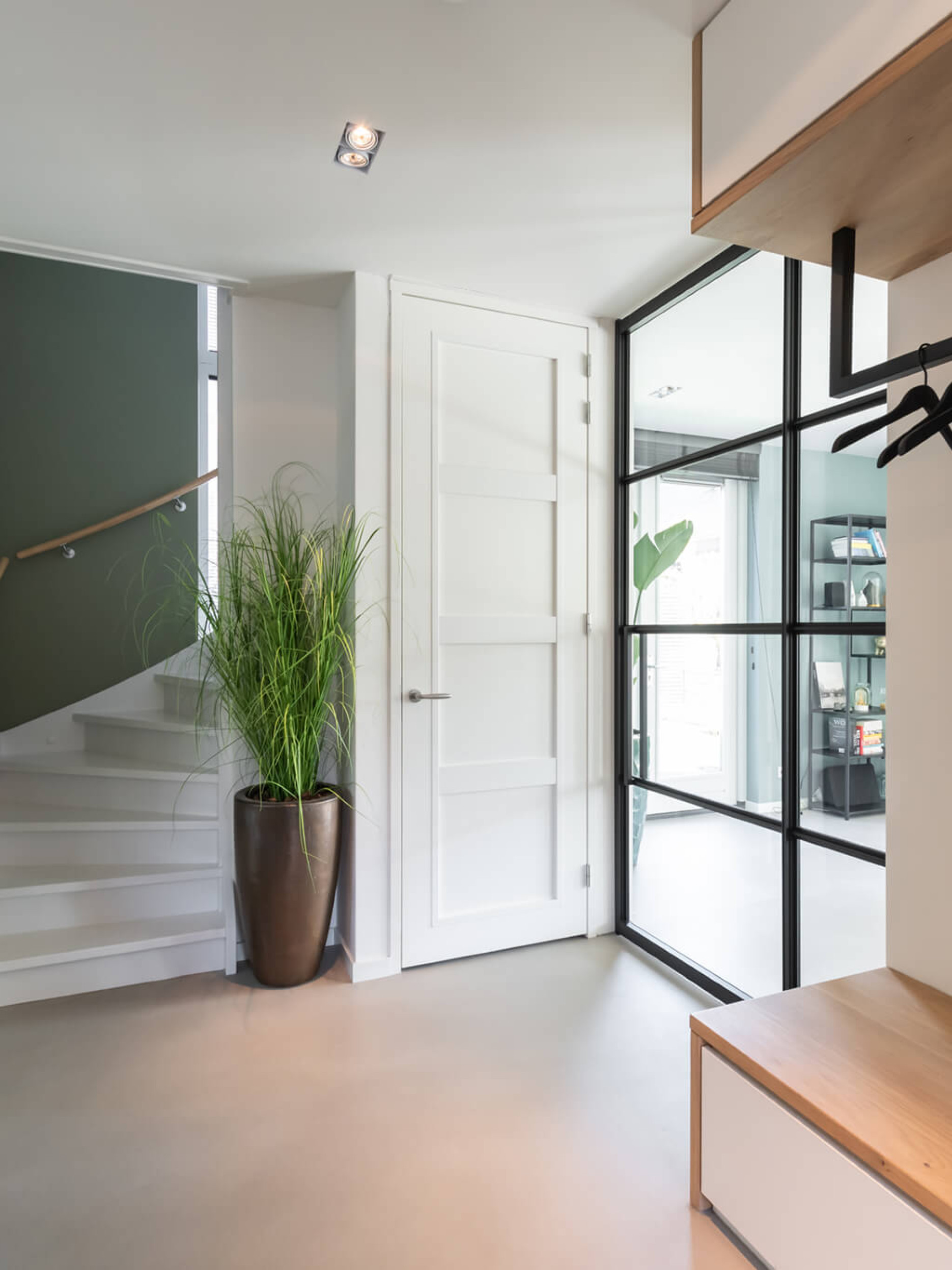 Zwarte taatsdeur met glas GewoonGers