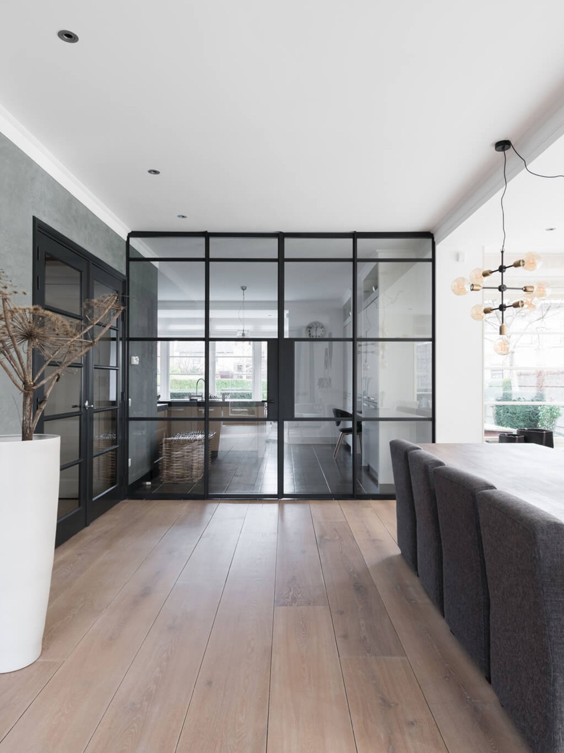 dubbele scharnierdeuren GewoonGers stalen deuren glaswand industrieel