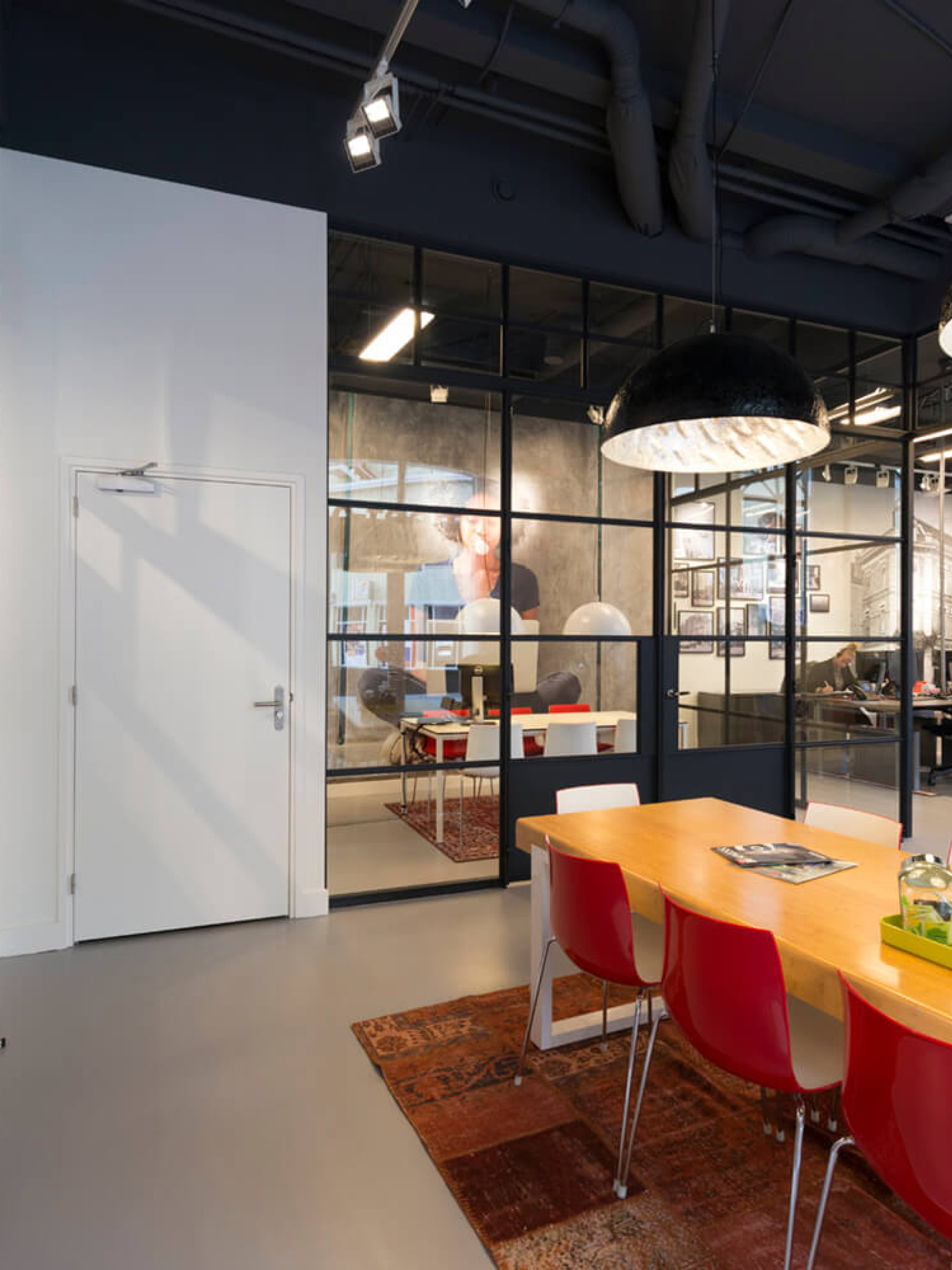 kantoor inrichten staaldeur GewoonGers