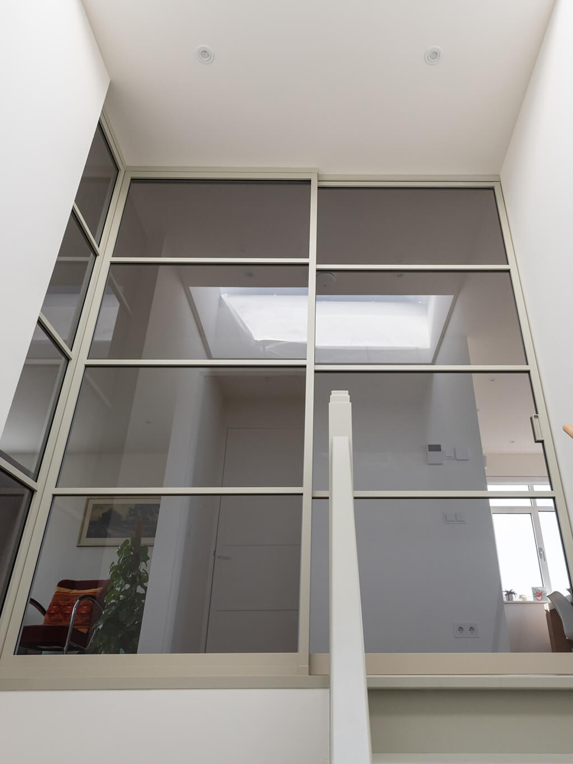 stalen schuifdeur lichtgrijs gewoongers