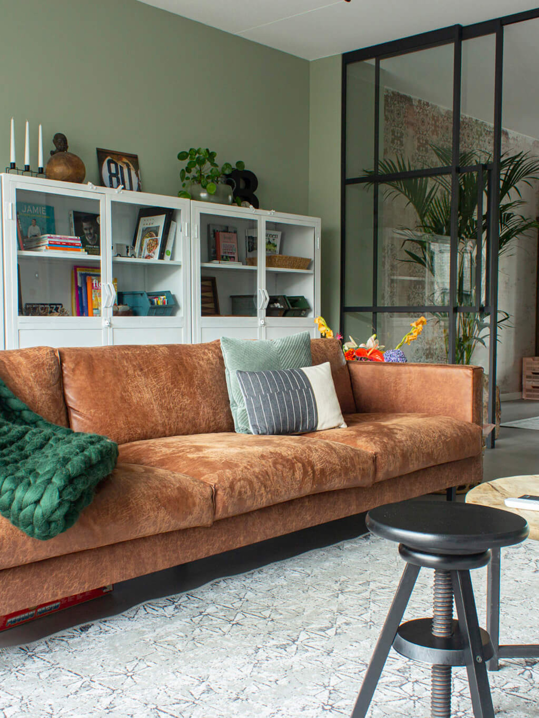 schuifwand zwarte schuifdeuren roomdivider Gewoon Gers