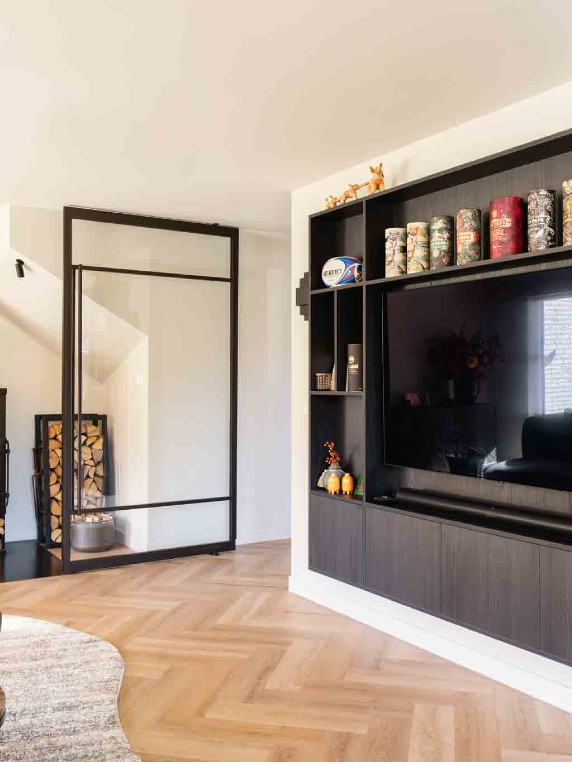Interieur met extra brede taatsdeur van GewoonGers