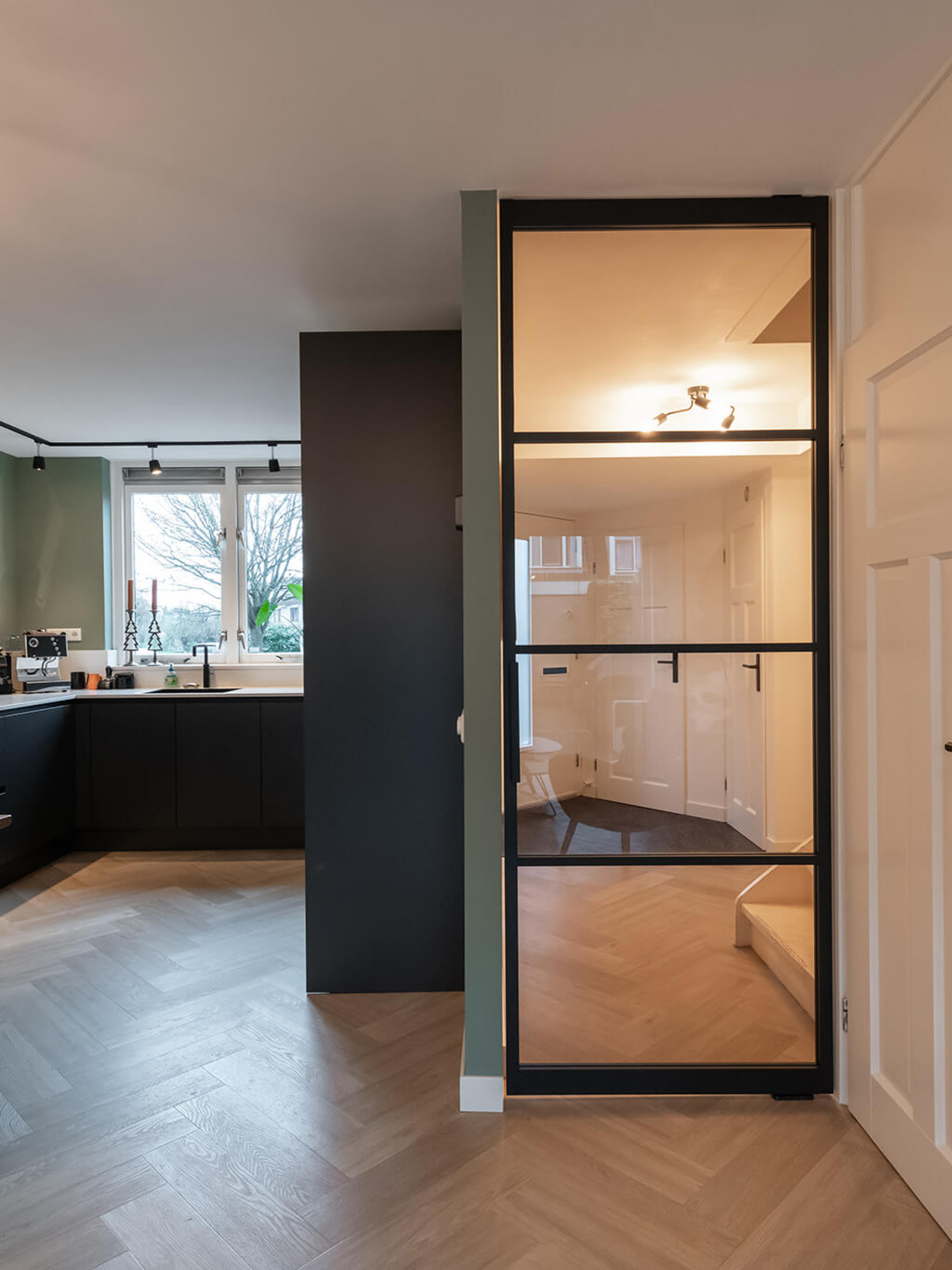 zwarte aluminium taatsdeur gers