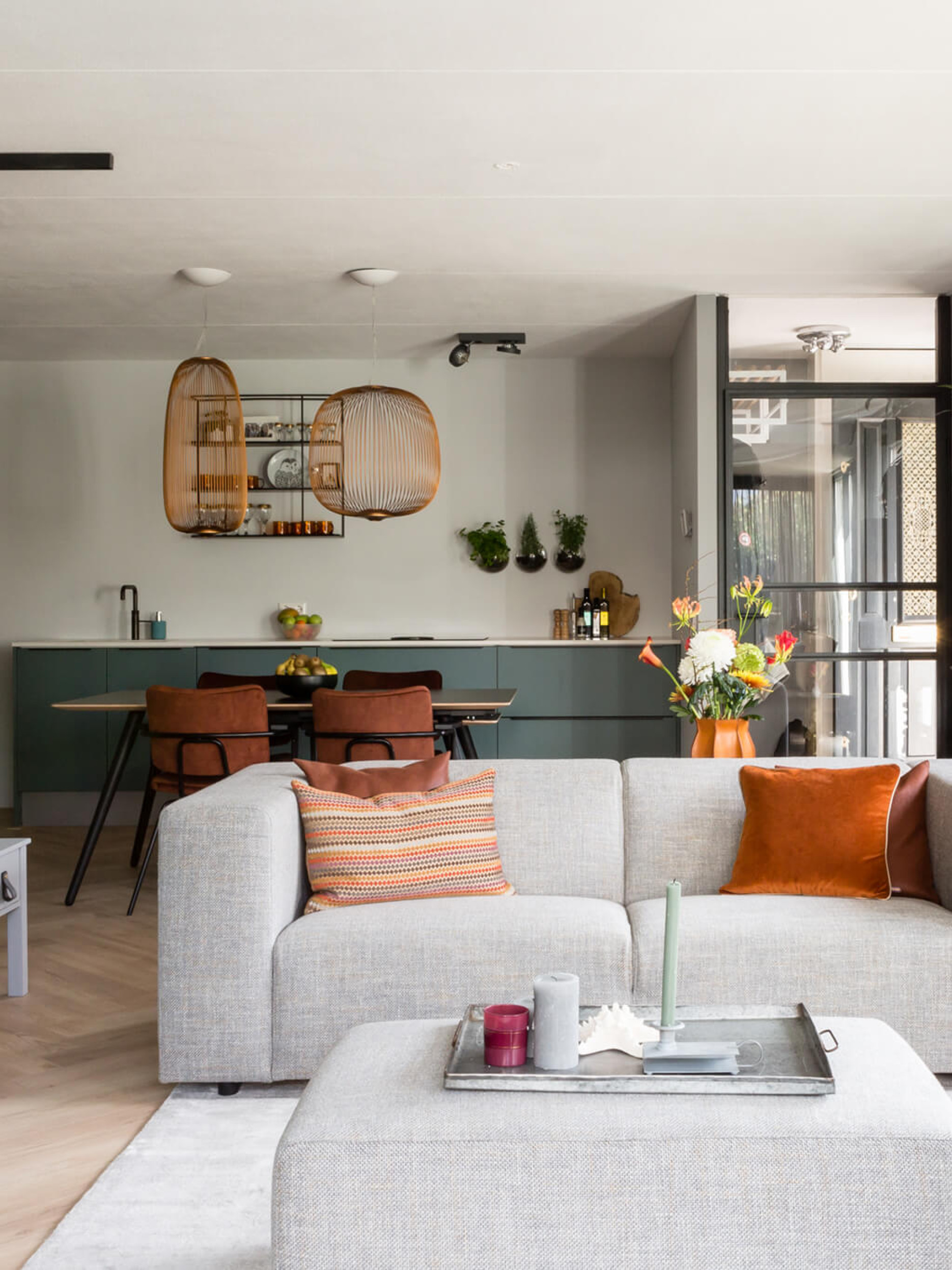 vtwonen uithoorn zwarte deur met glas