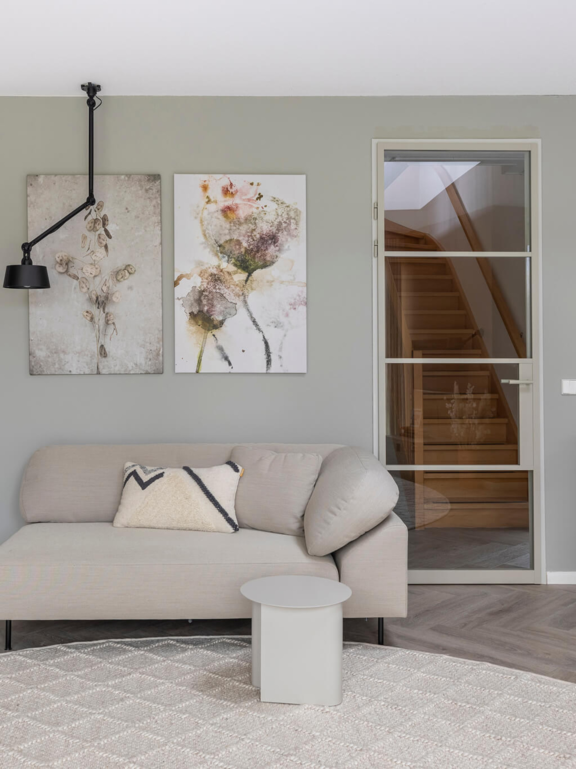 vtwonen grijze stalen deur met glas gewoongers