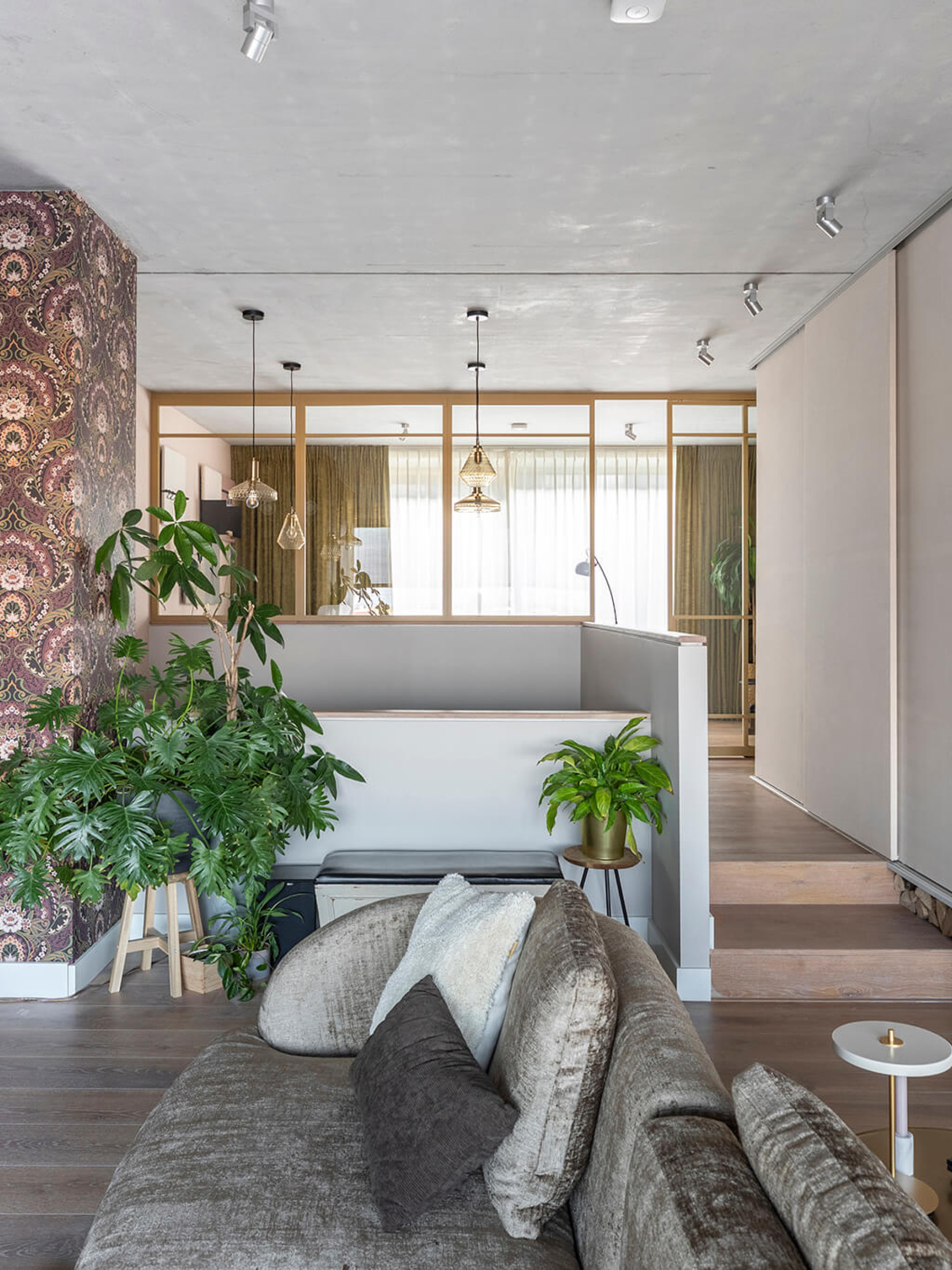 vtwonen glaswand goud interieur