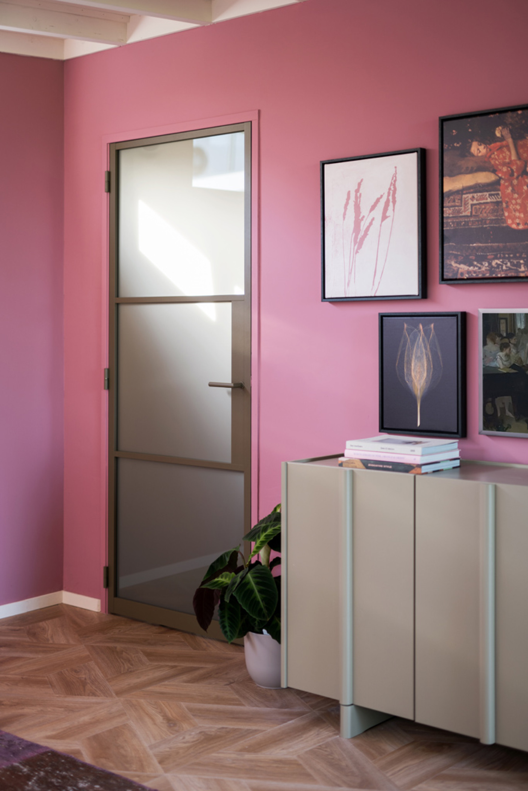 bronzen deur met matglas tiny house inrichten GewoonGers