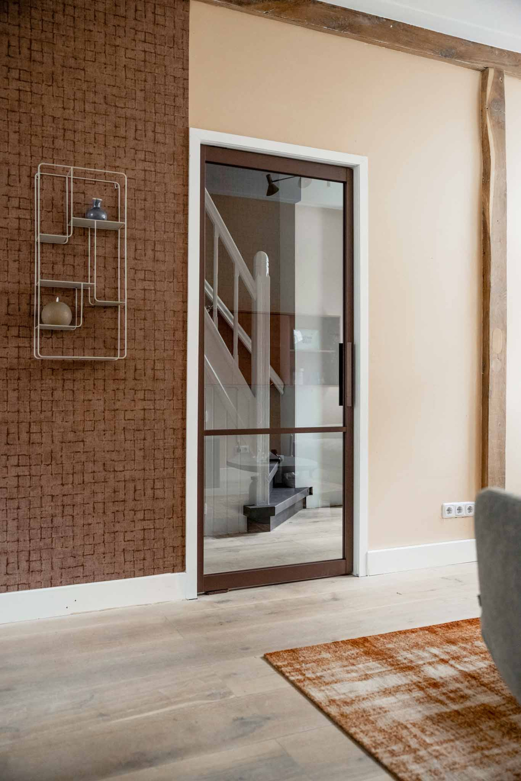 vt wonen weer verliefd op je huis gekleurde stalen deuren GewoonGers