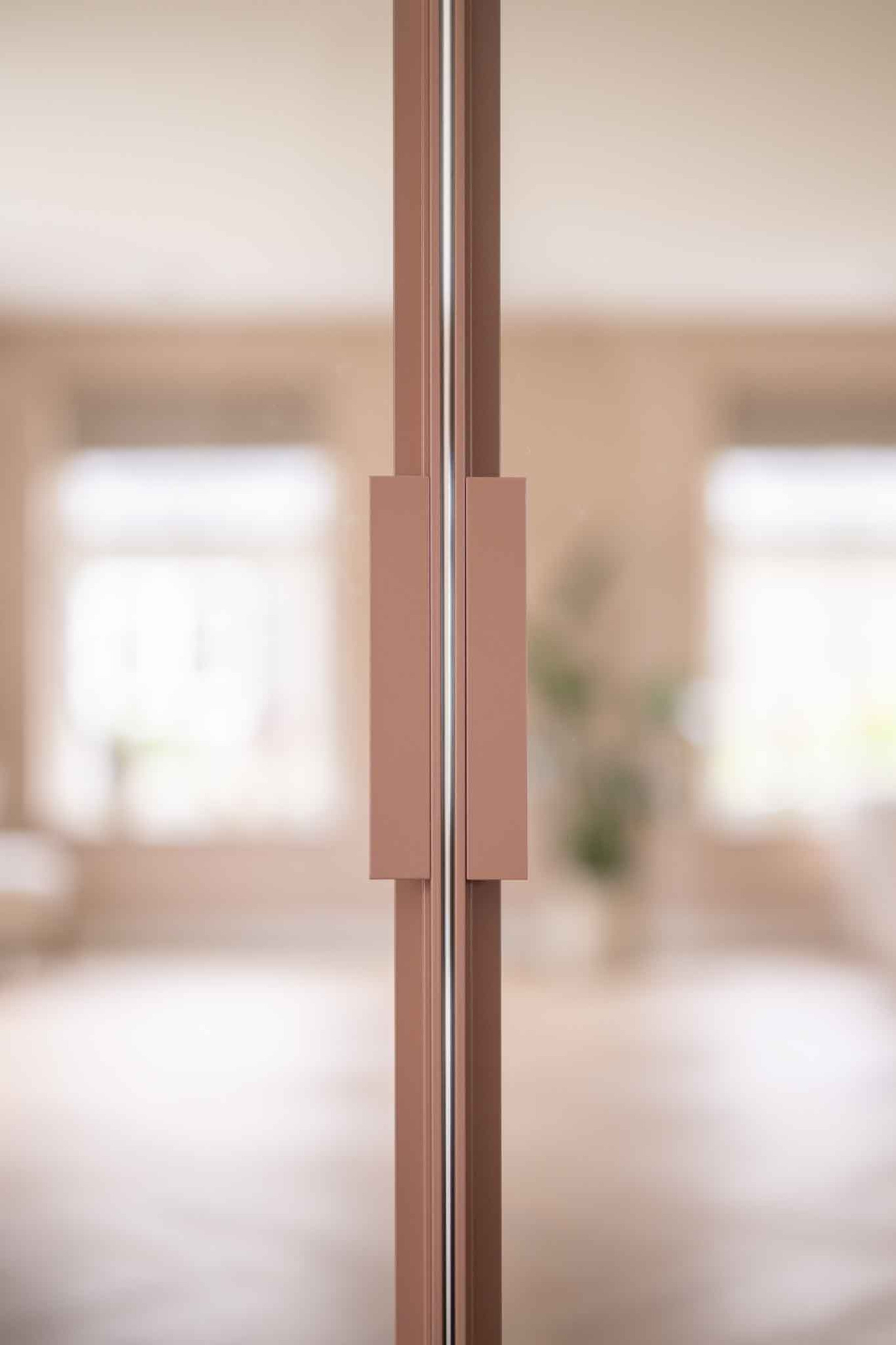 GewoonGers taatsdeuren rosegoud detail deurbeslag