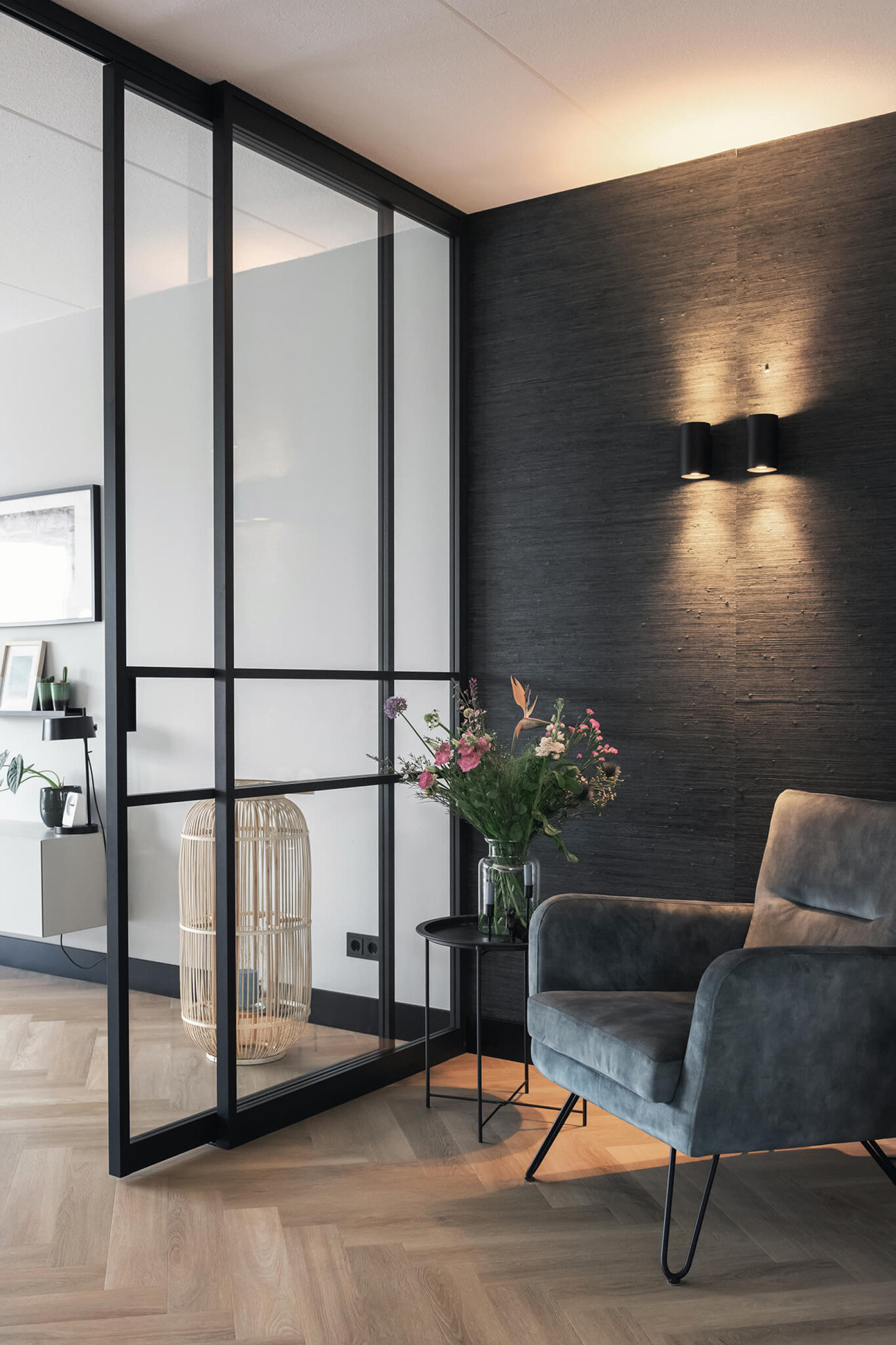 Eclectisch interieur inrichten met stalen schuifdeur Eclectische woonkamer