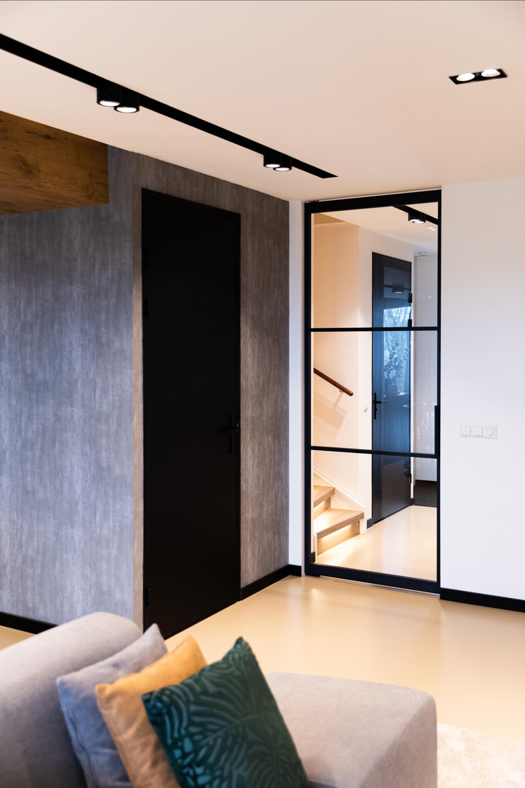 interieur inspiratie zwarte taatsdeur met glas gewoon gers