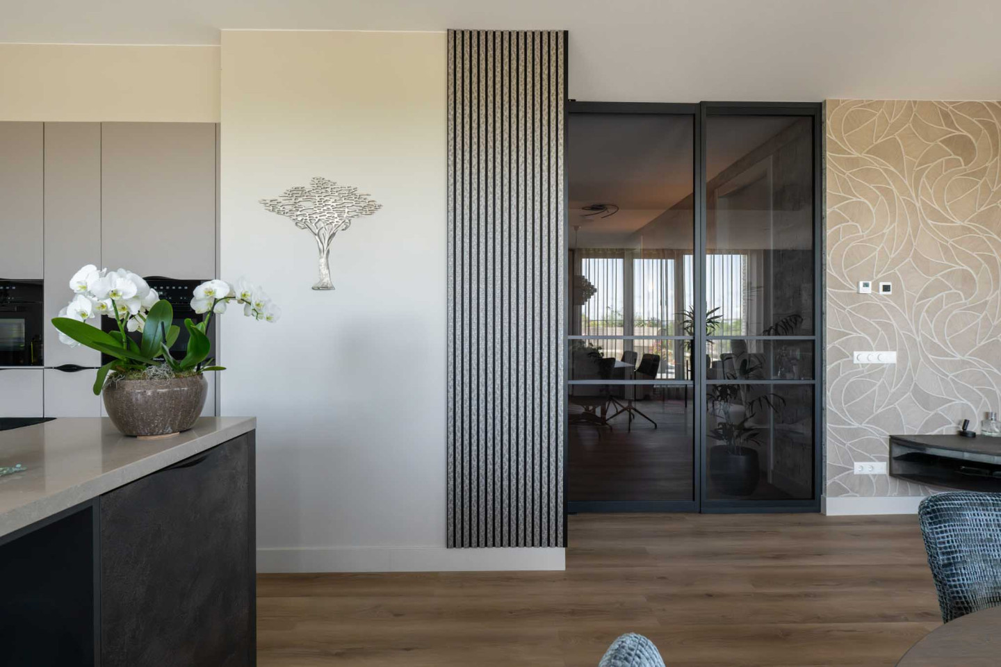 zwarte taatsdeur met rookglas staatsdeuren van Gewoon Gers