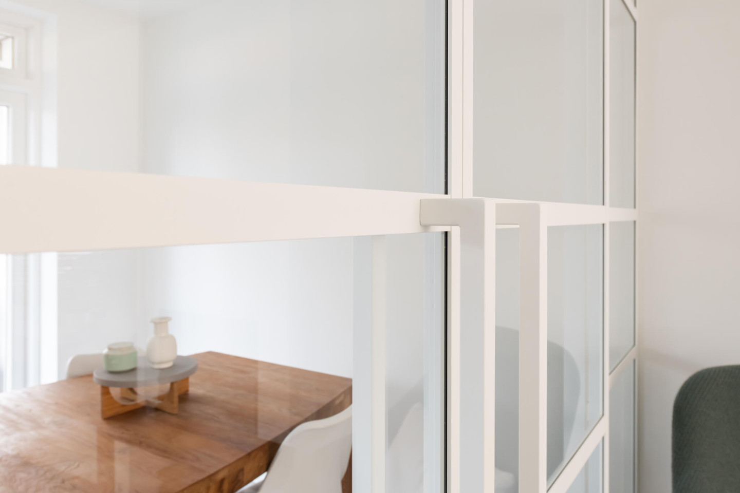 detail stalen deuren glaswand wit GewoonGers