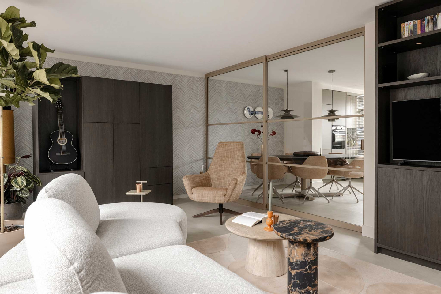 Schuifdeuren glazen wand met schuifdeur vtwonen grijs beige stalen deur