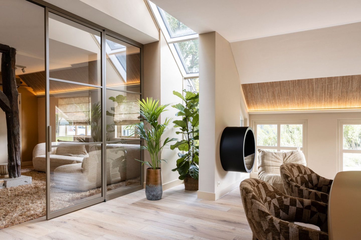 Roomdivider in het brons van GewoonGers gezien bij vtwonen
