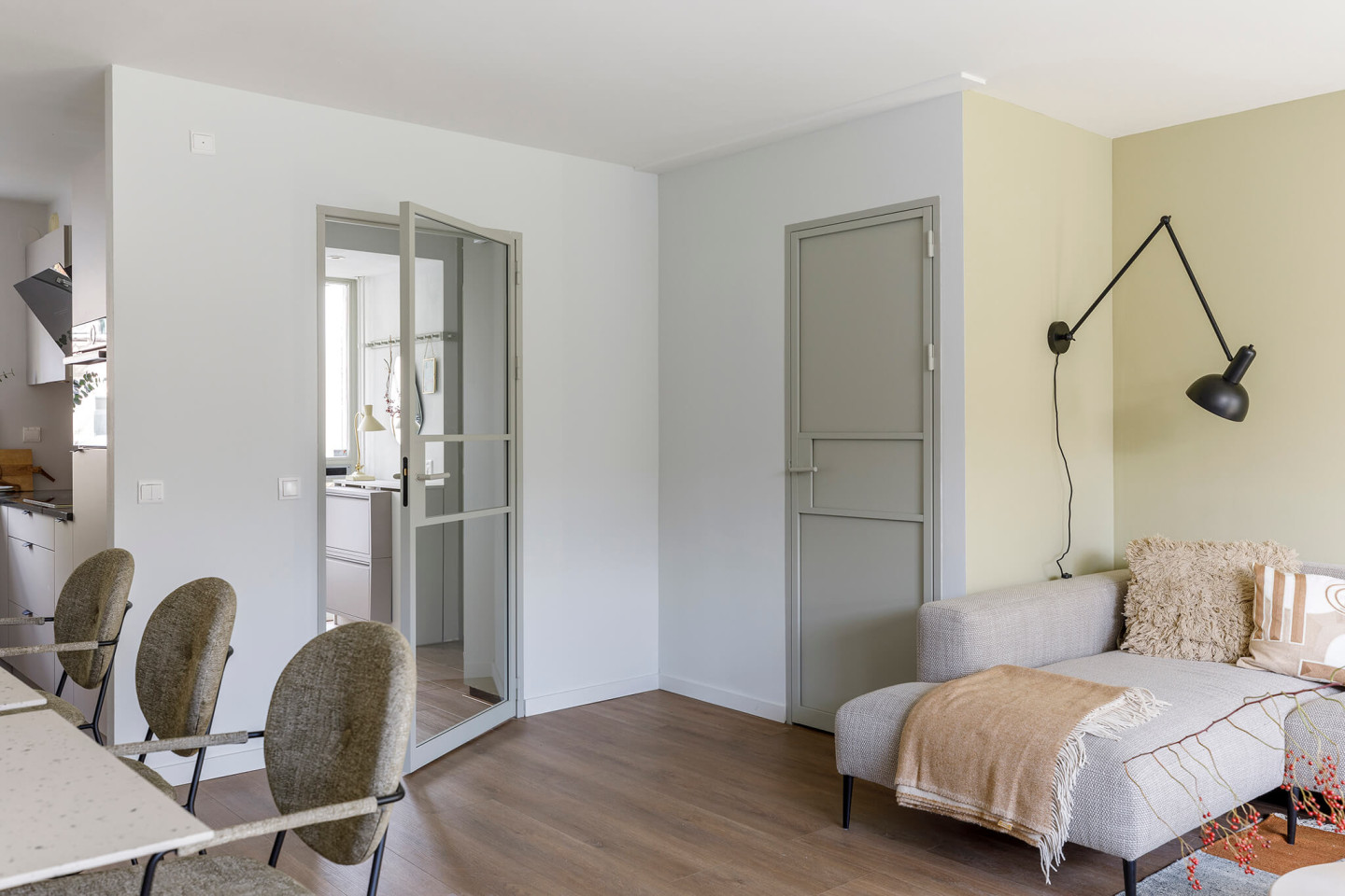 stalen deur licht grijs vtwonen