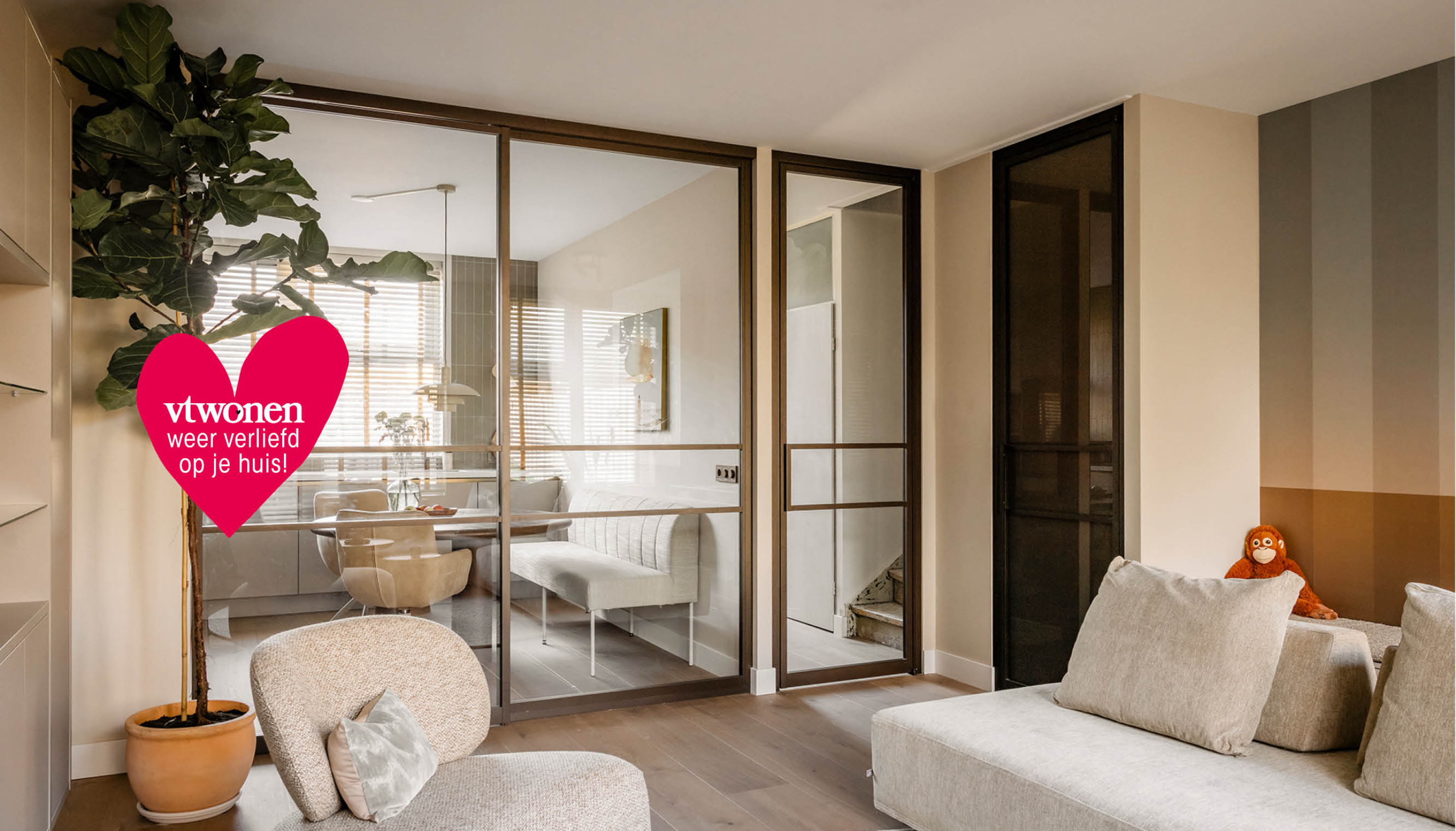 Bronzen roomdivider en scharnierdeur in het brons van GewoonGers