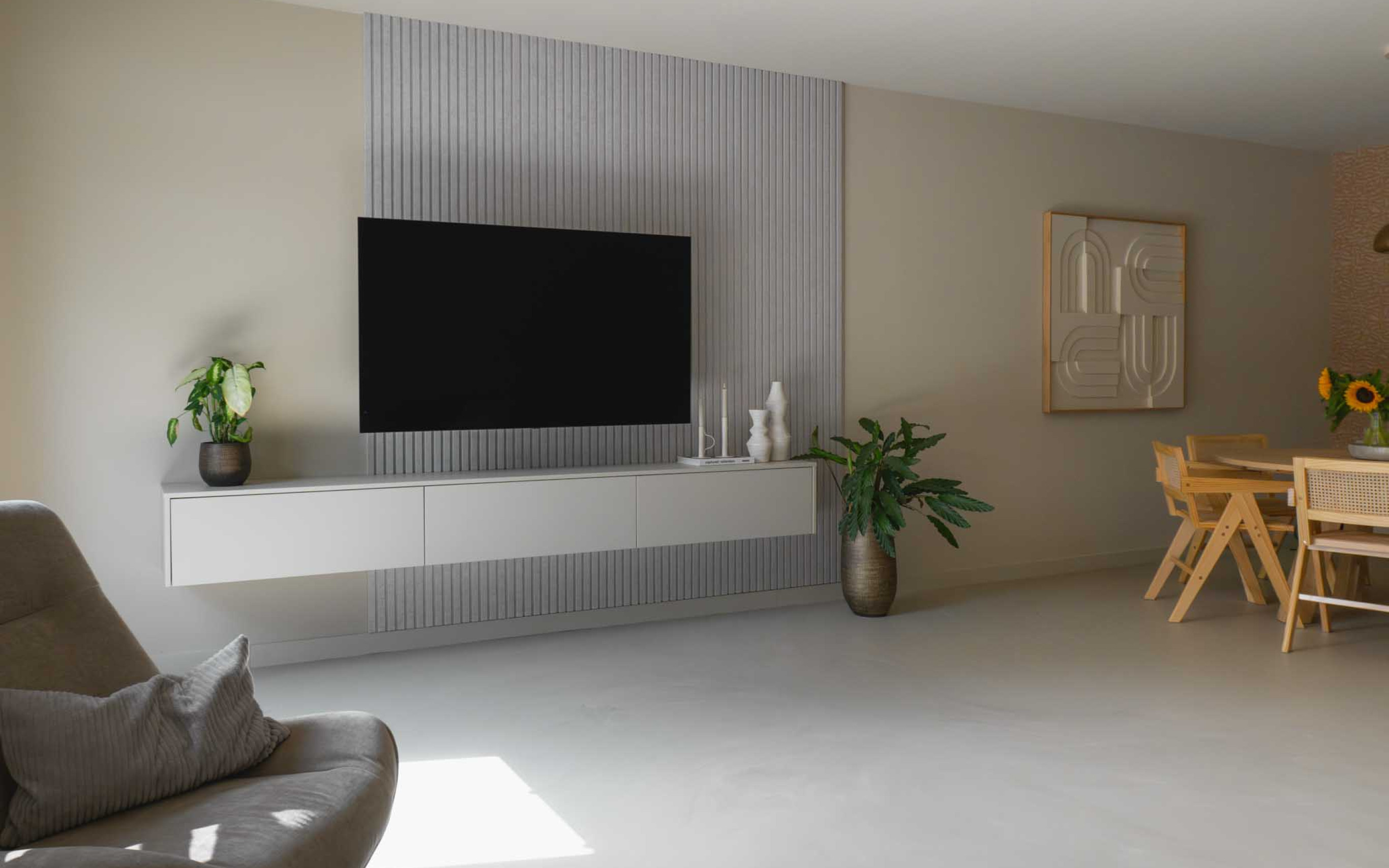 Vilten wandpanelen akupanel akoestisch paneel beige lattenwand GewoonGers